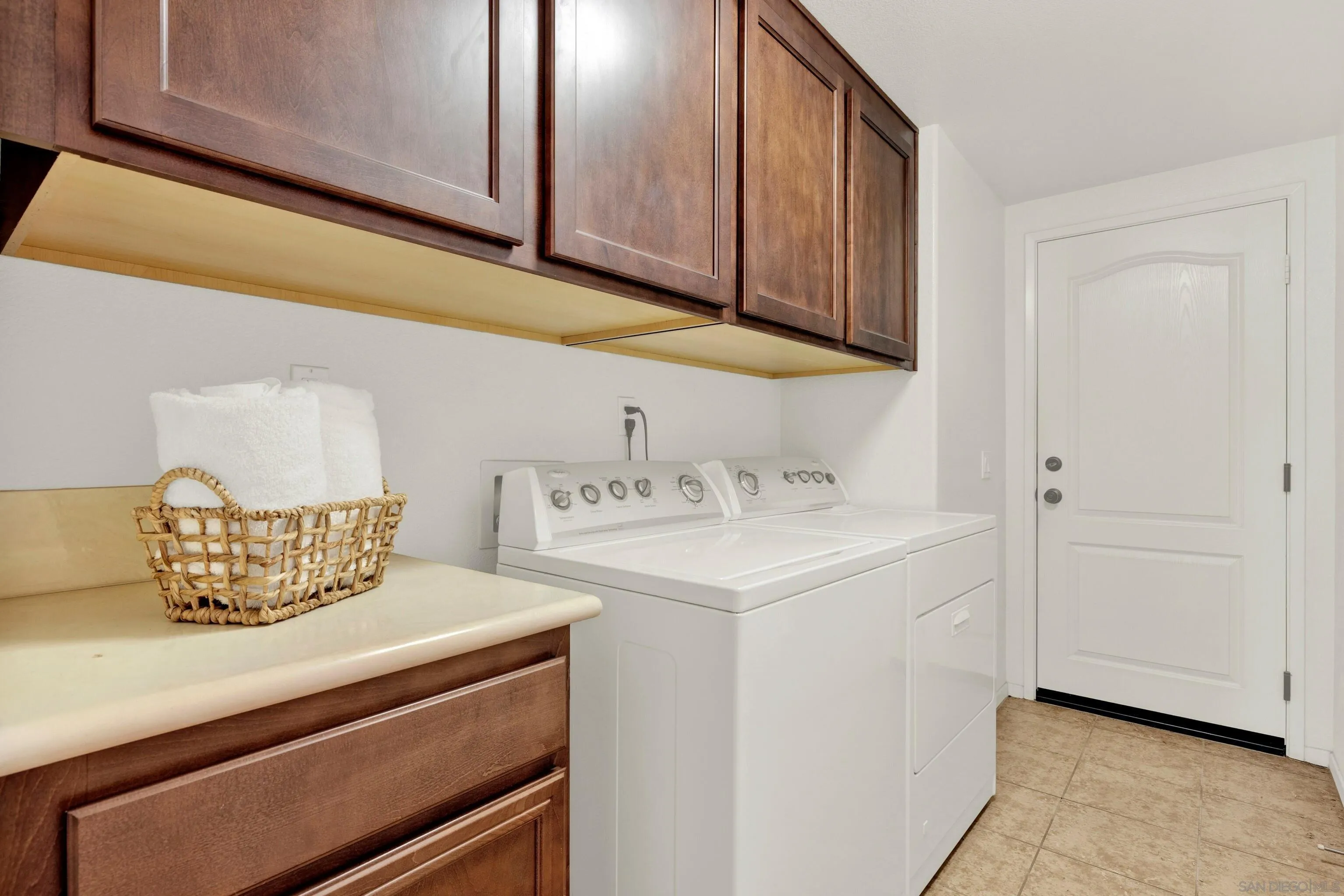 10127 Little Leaf Ln East