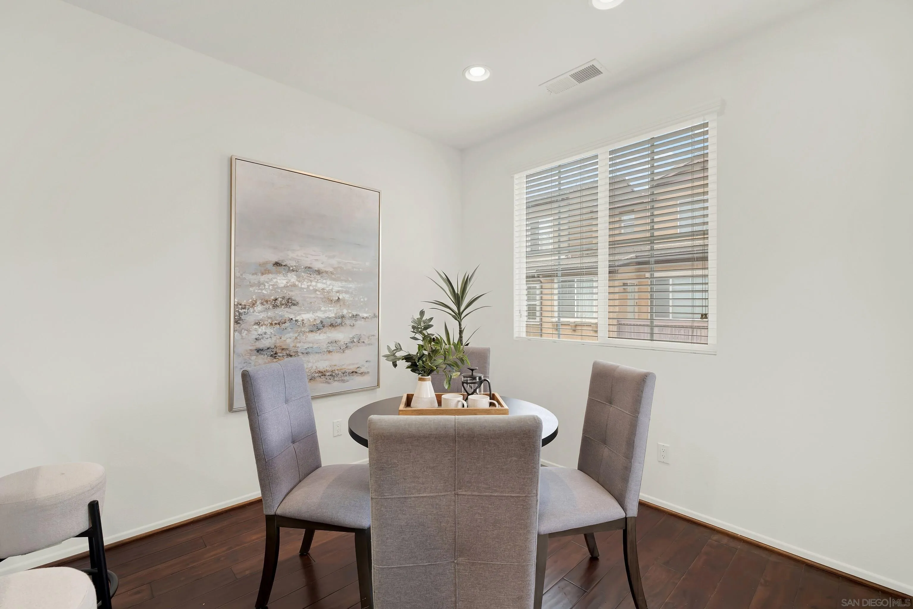 10127 Little Leaf Ln East