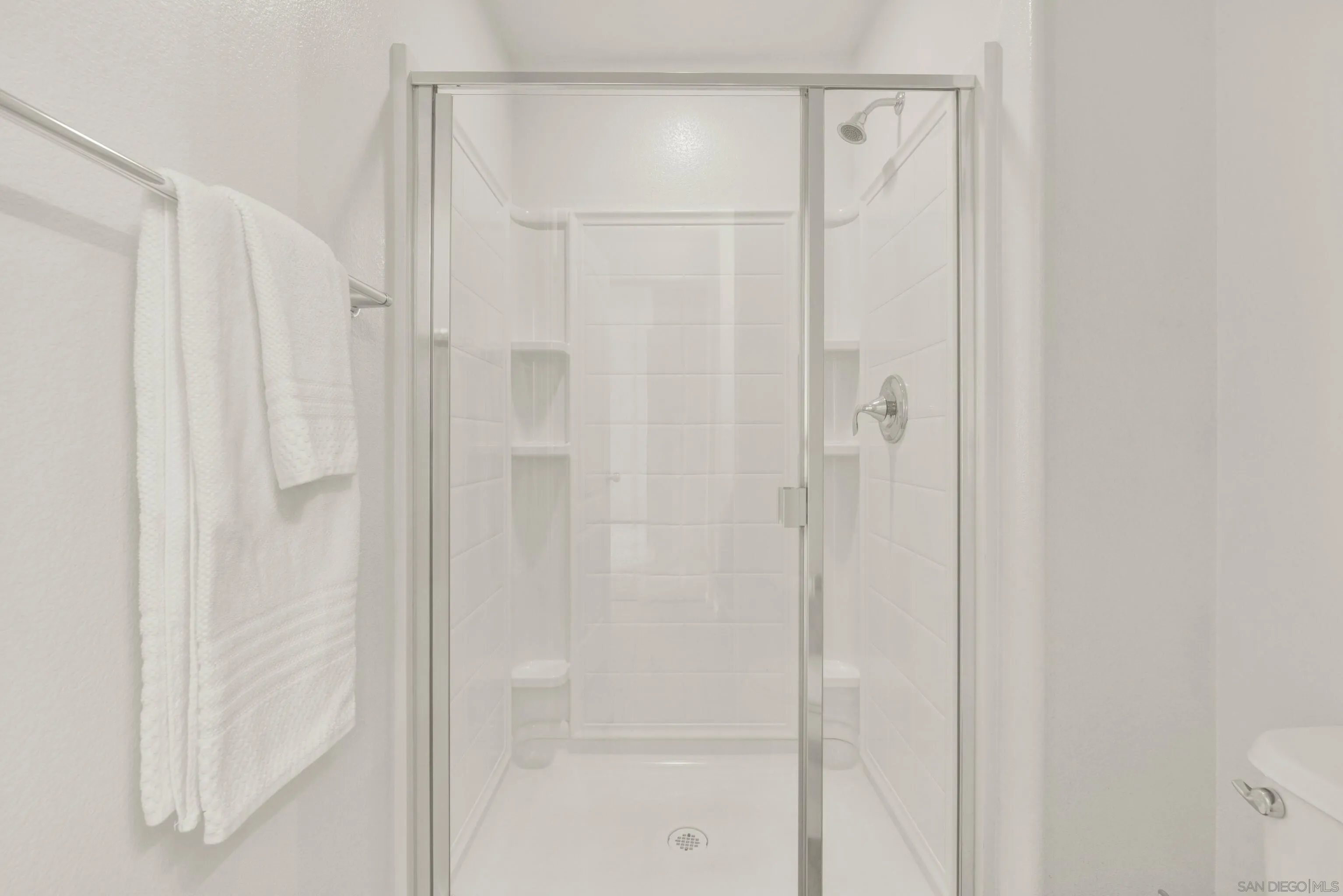 10127 Little Leaf Ln East