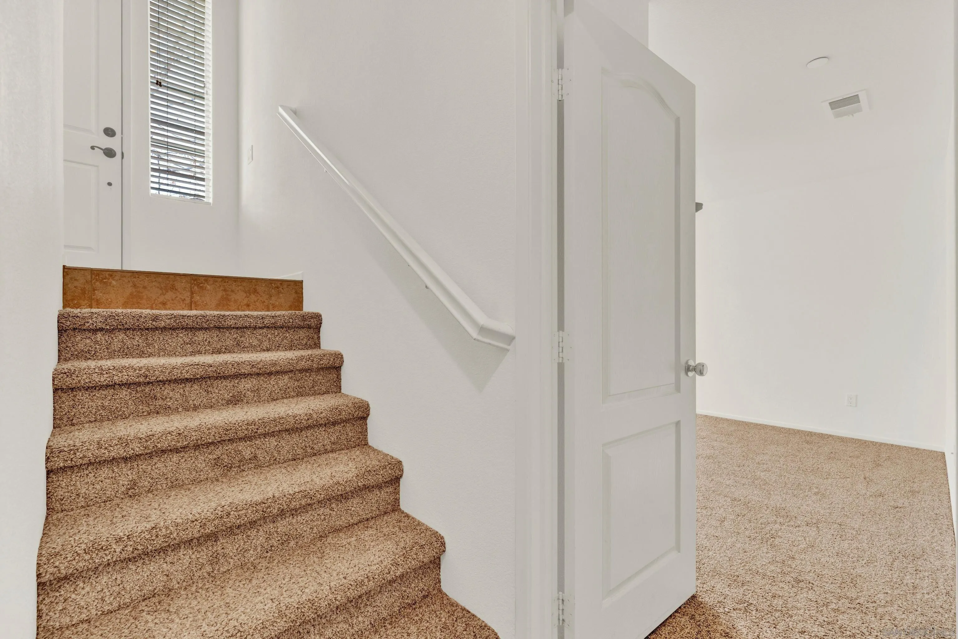 10127 Little Leaf Ln East