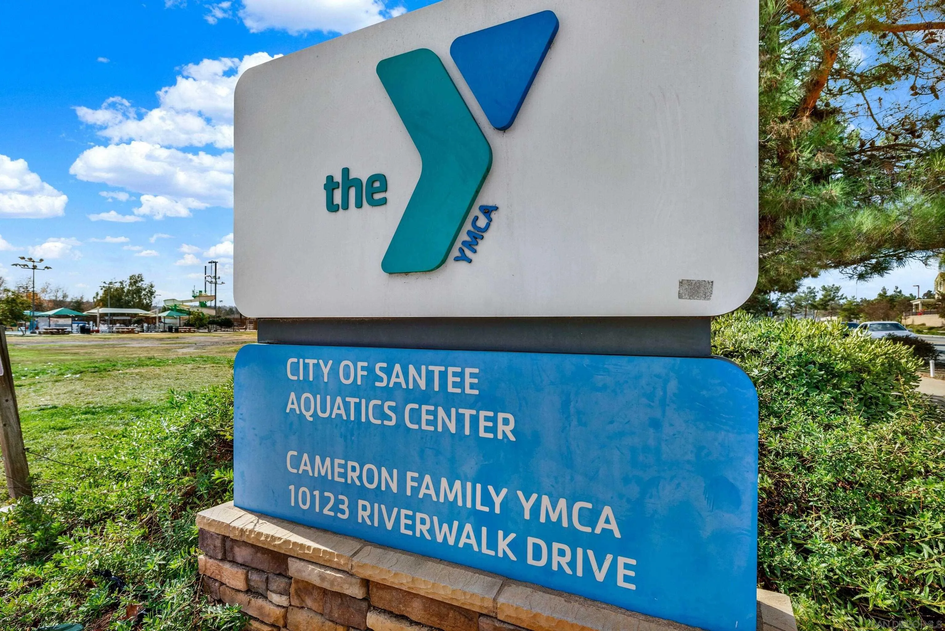 10127 Little Leaf Ln East