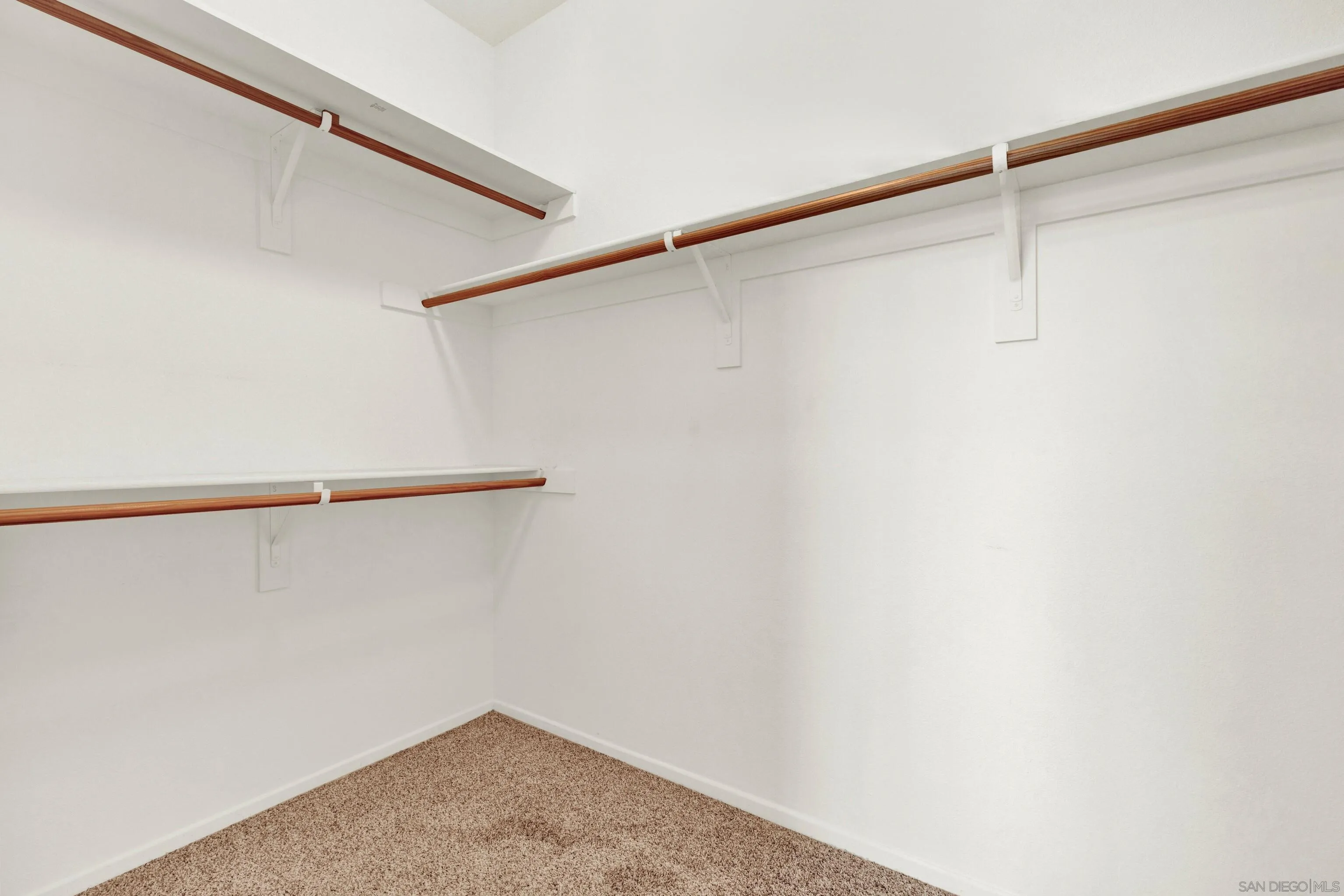 10127 Little Leaf Ln East