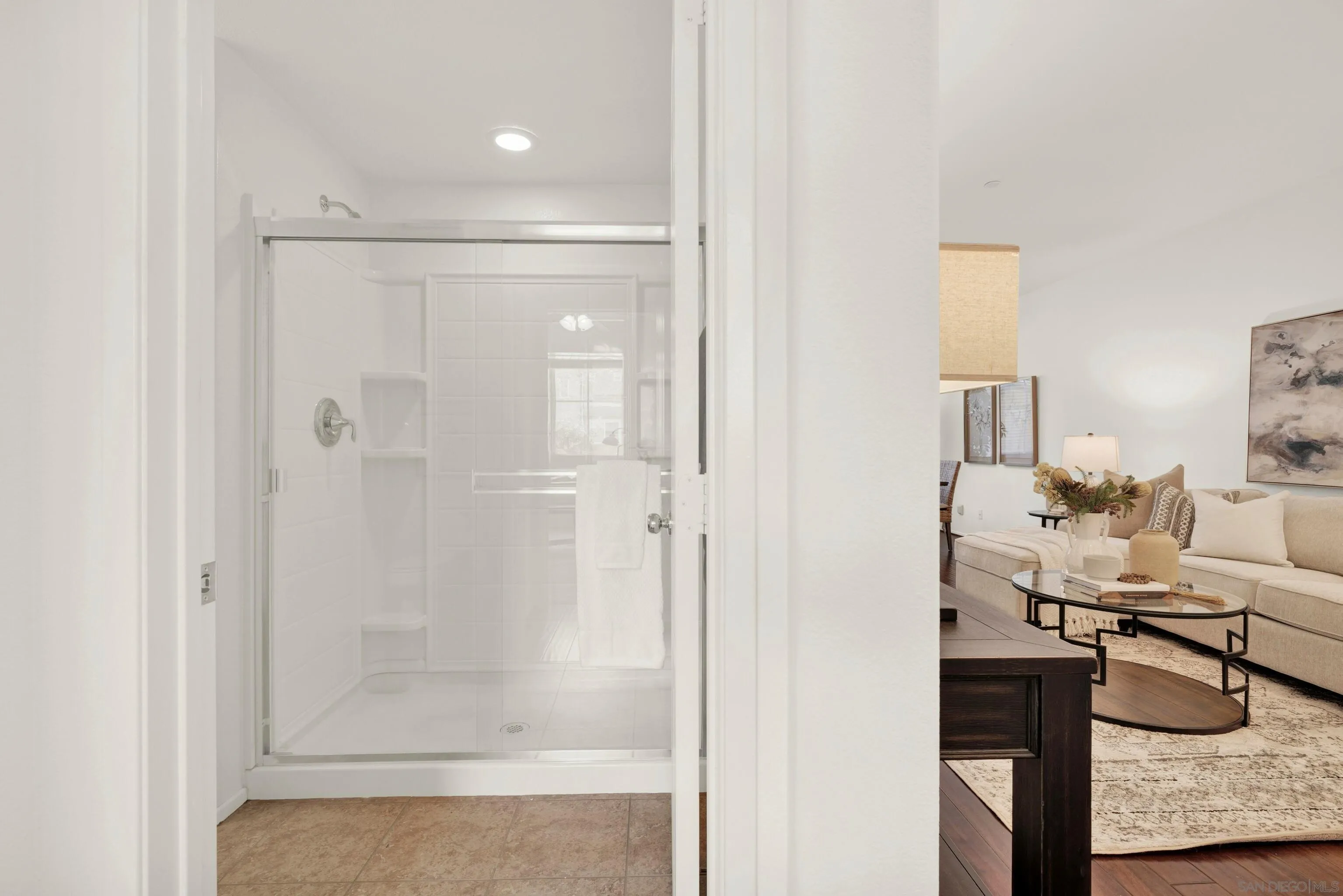 10127 Little Leaf Ln East