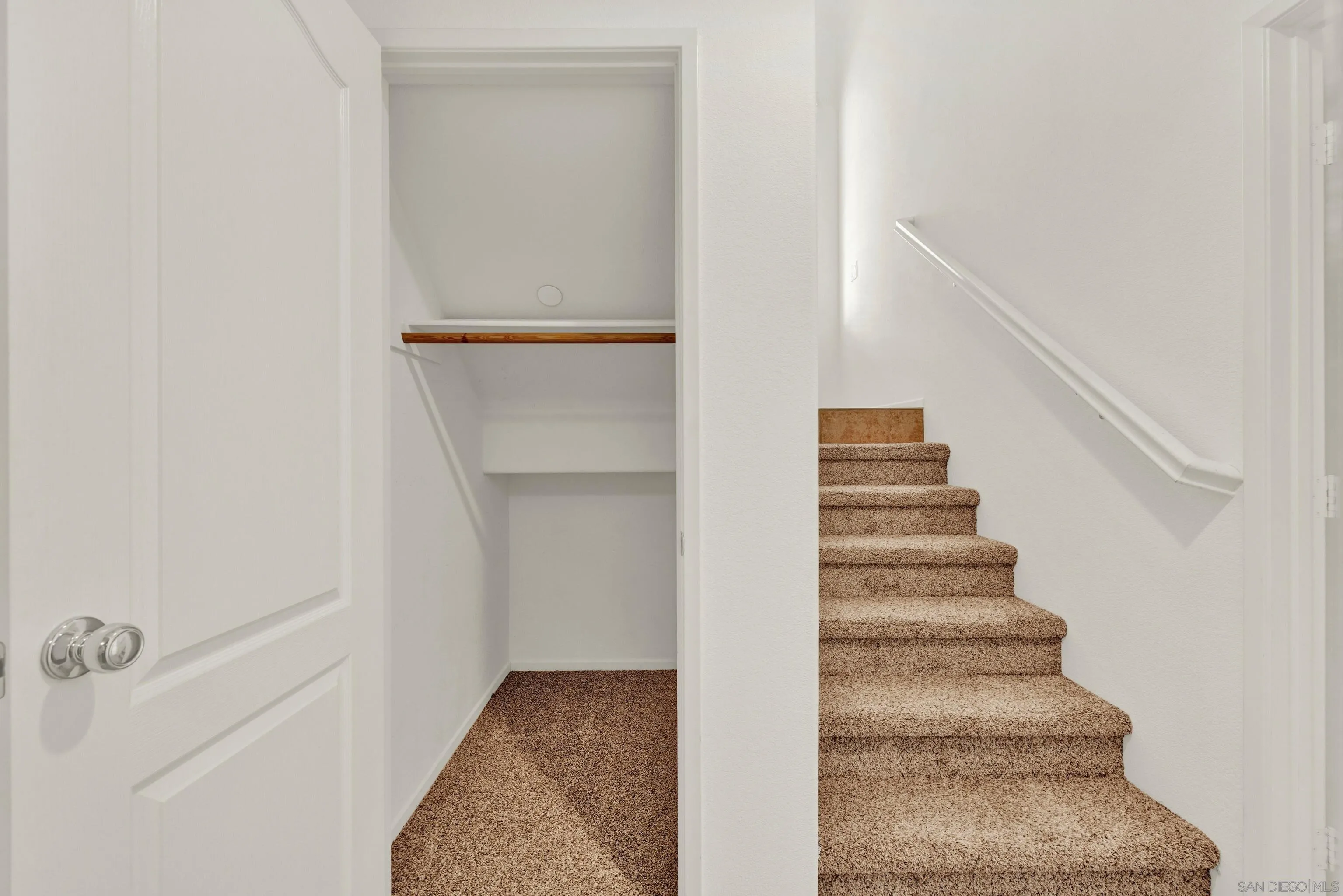 10127 Little Leaf Ln East