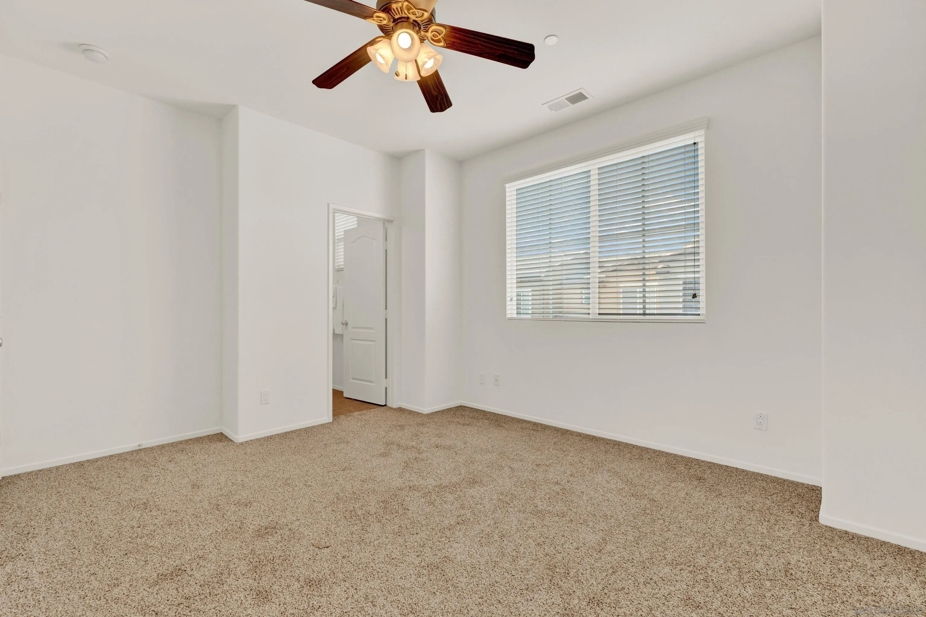 10127 Little Leaf Ln East