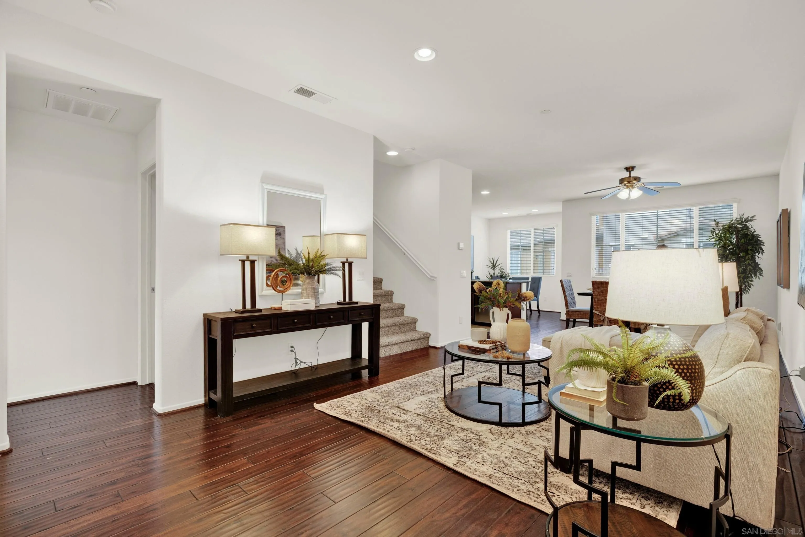 10127 Little Leaf Ln East