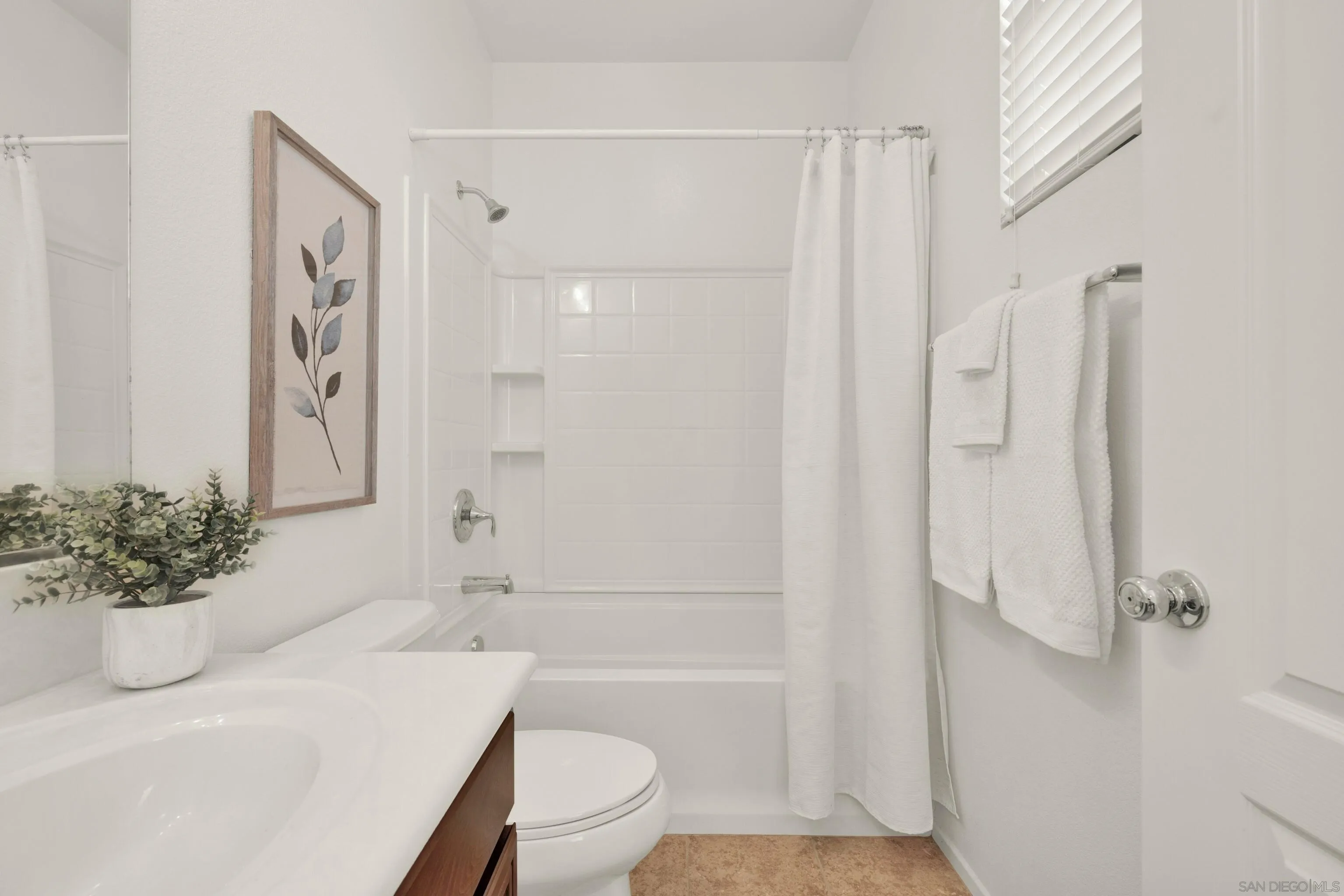 10127 Little Leaf Ln East