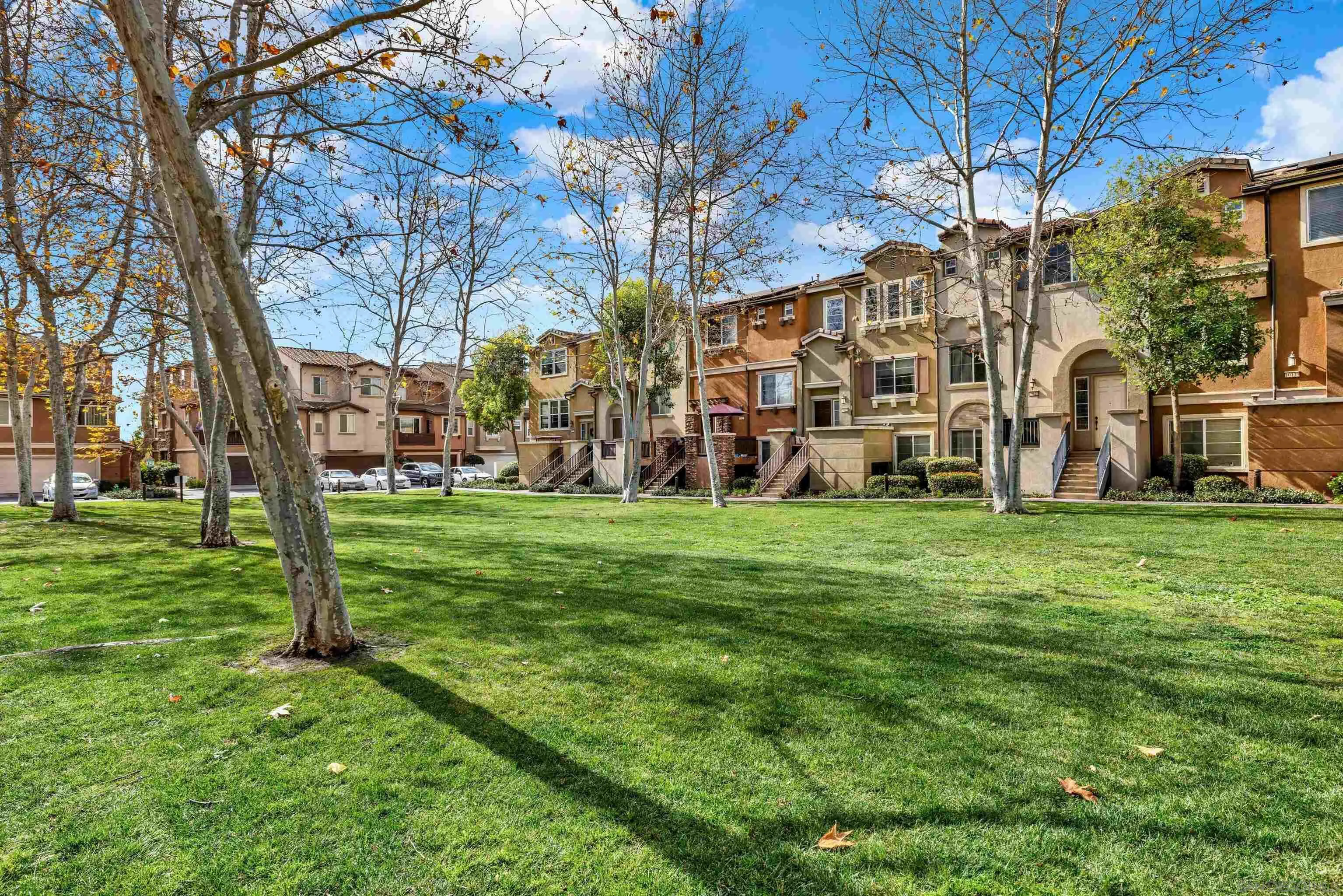 10127 Little Leaf Ln East