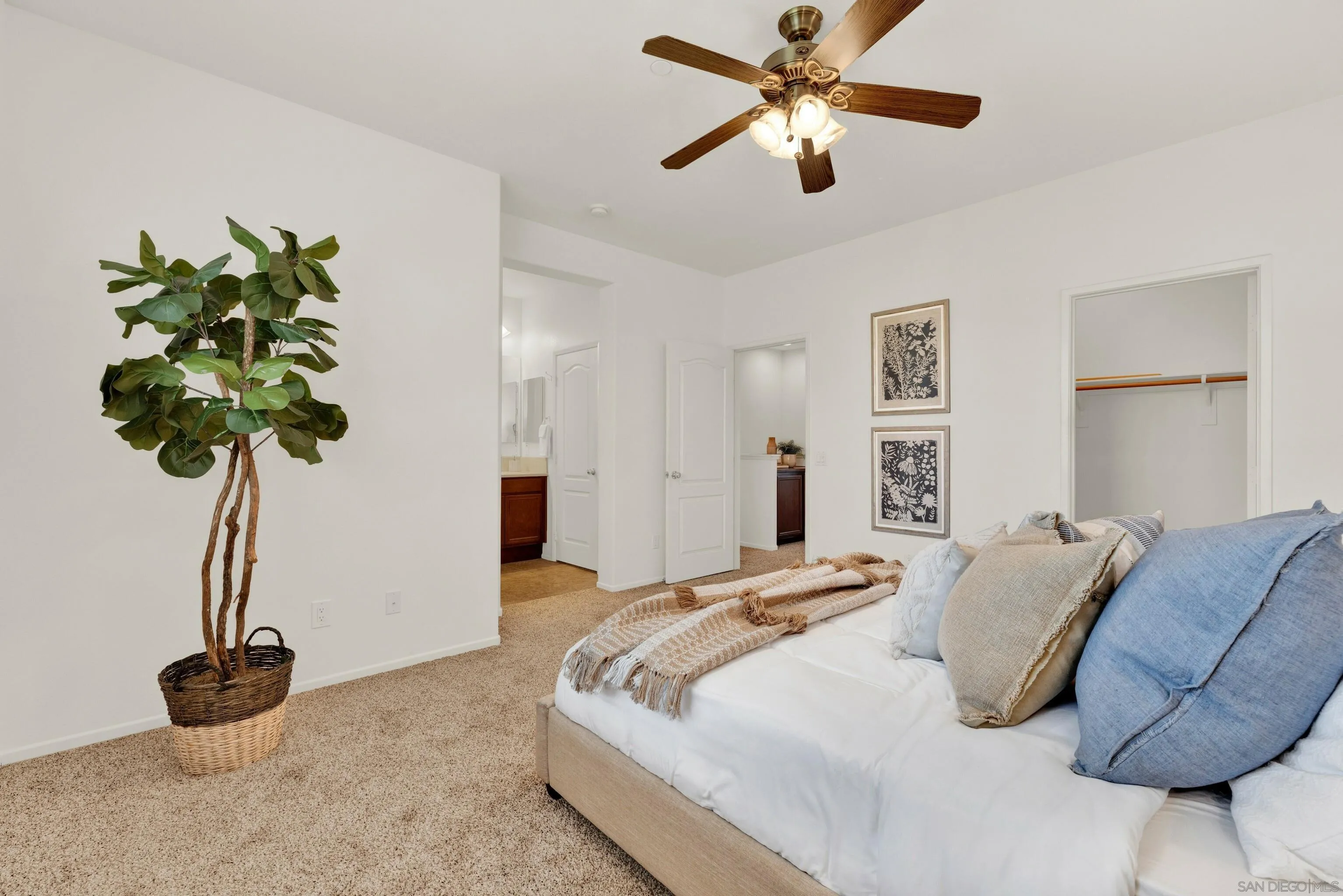 10127 Little Leaf Ln East