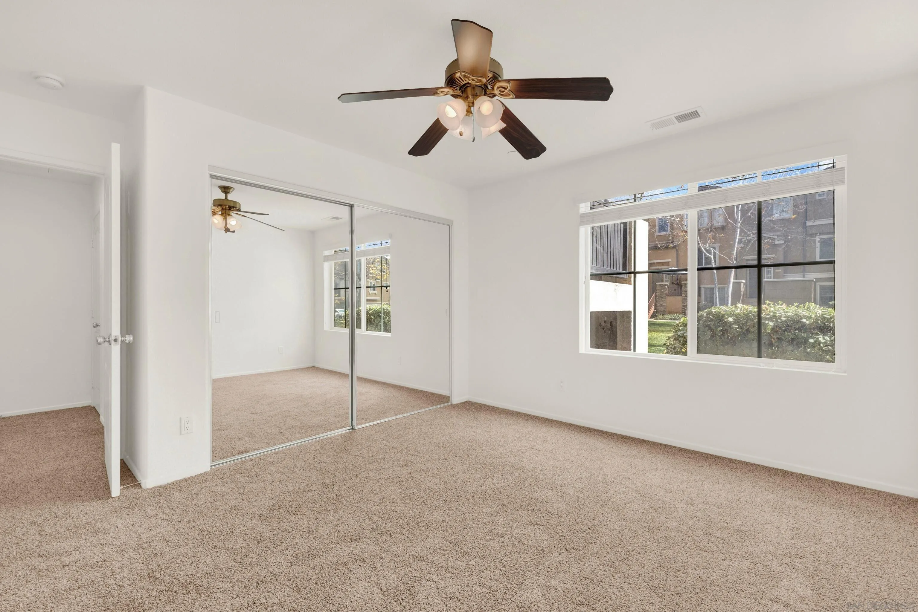 10127 Little Leaf Ln East