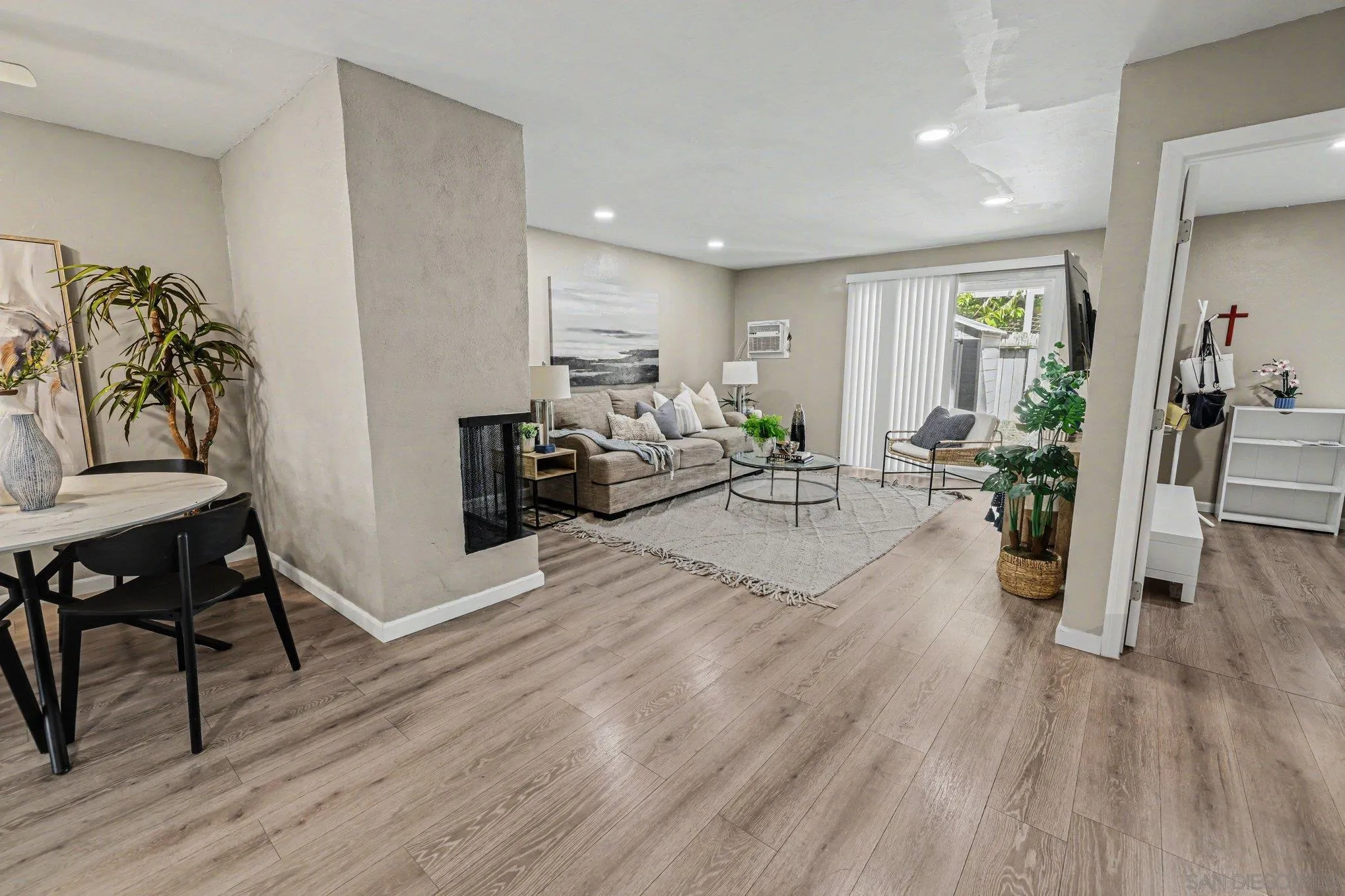 818 E Washington Unit C