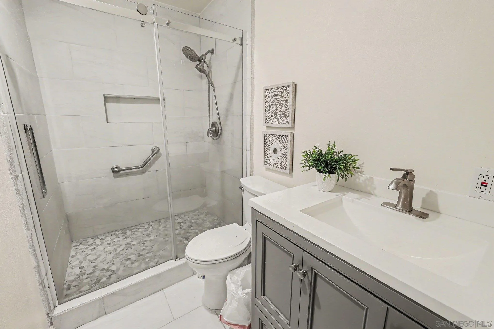 818 E Washington Unit C