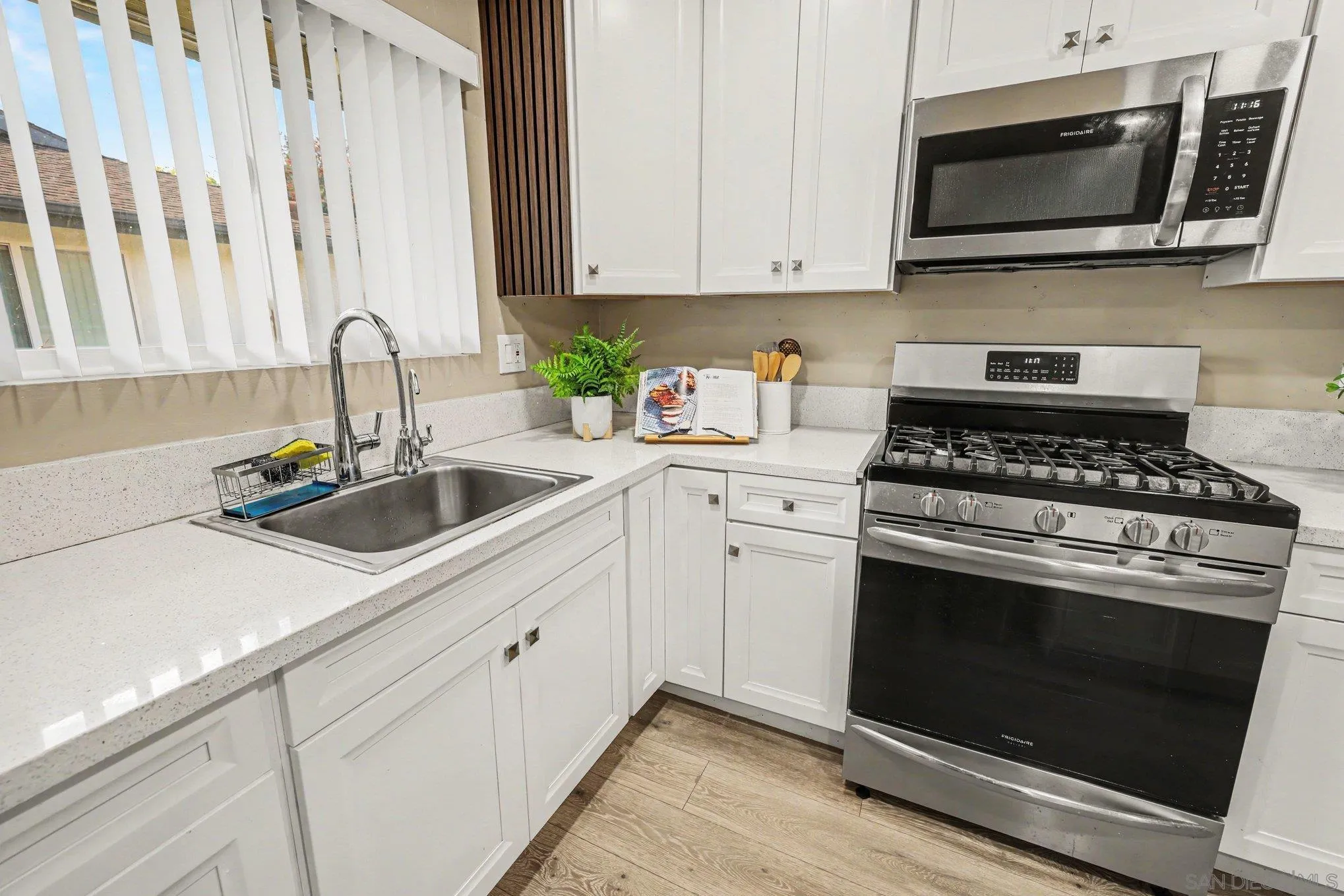 818 E Washington Unit C