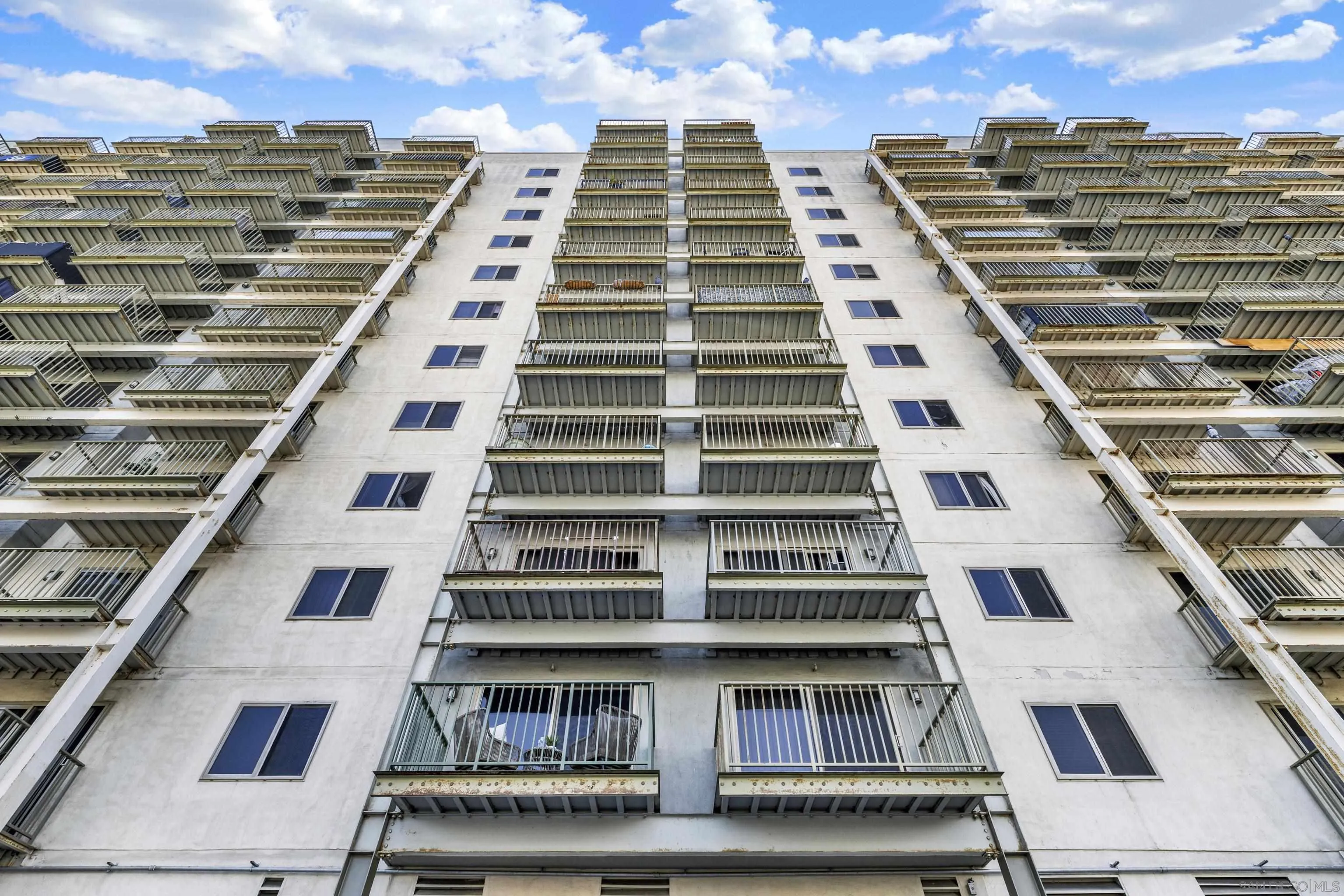 801 National City Unit: 209