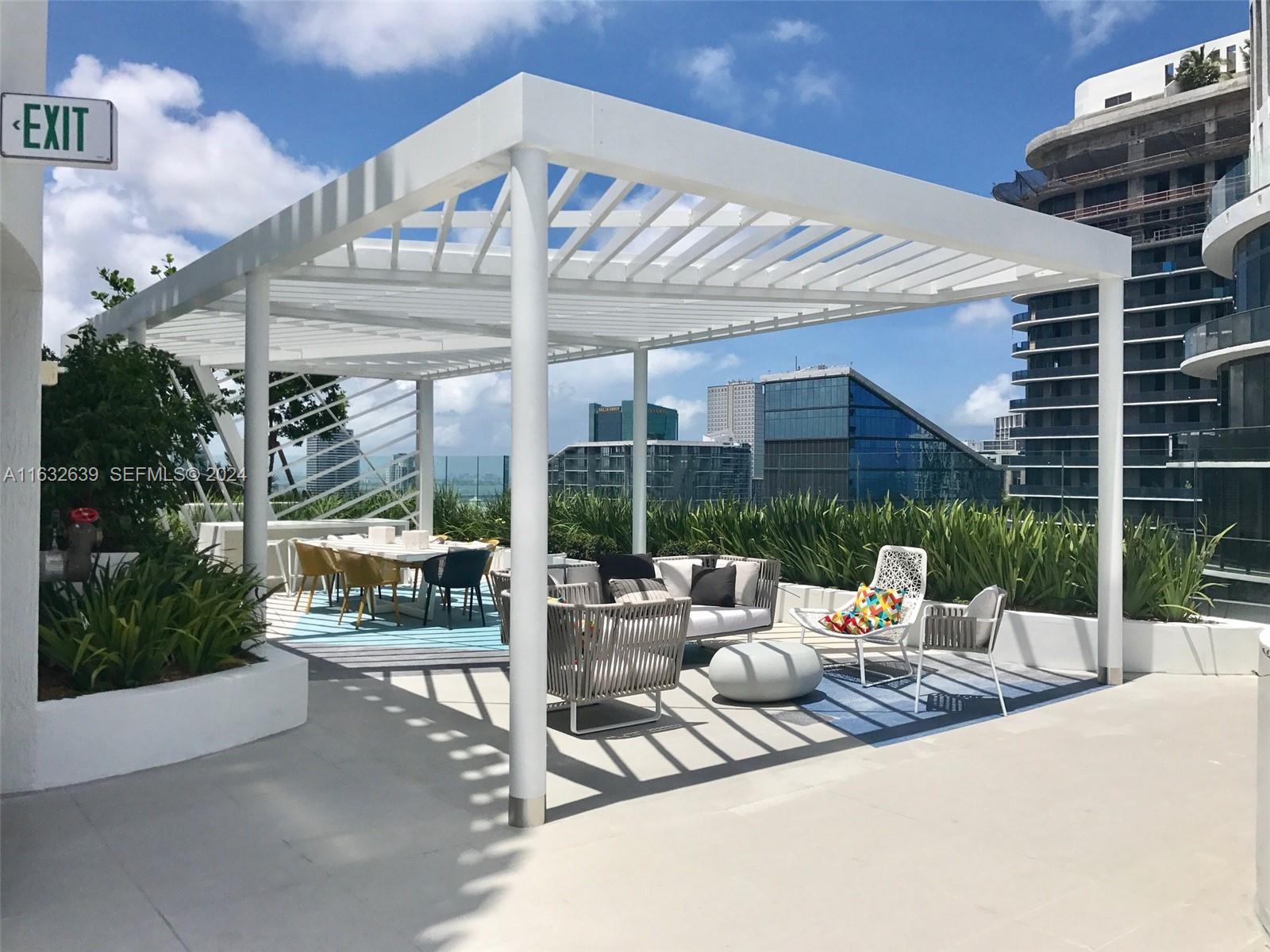 55 SW 9th Street 2807