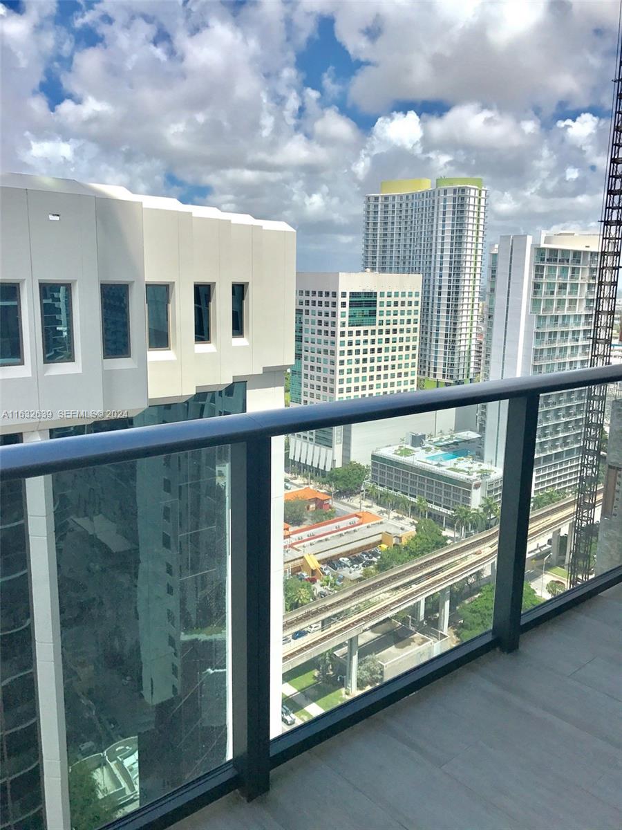 55 SW 9th Street 2807
