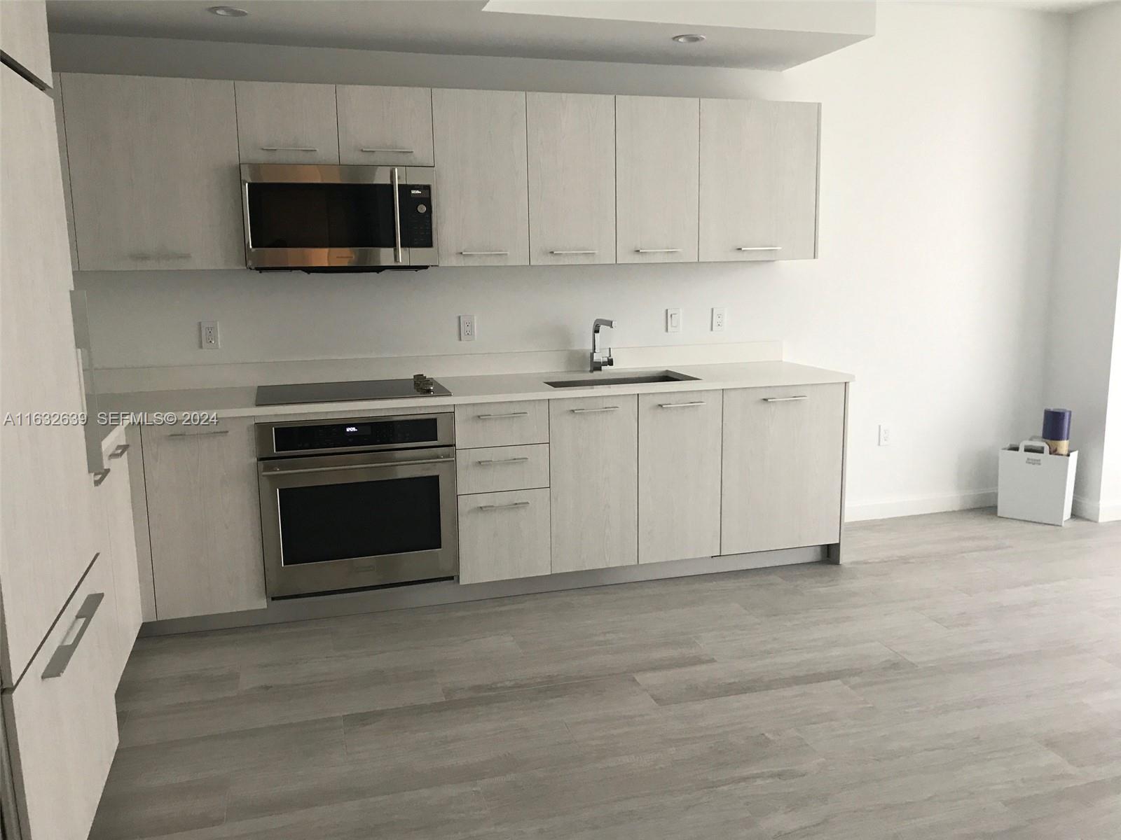 55 SW 9th Street 2807