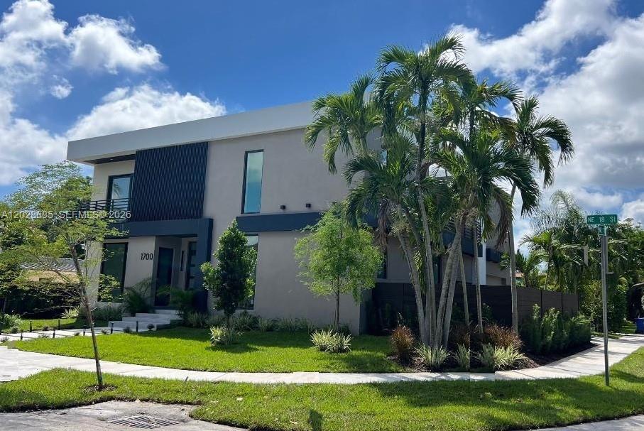 1700 NE 18th Street