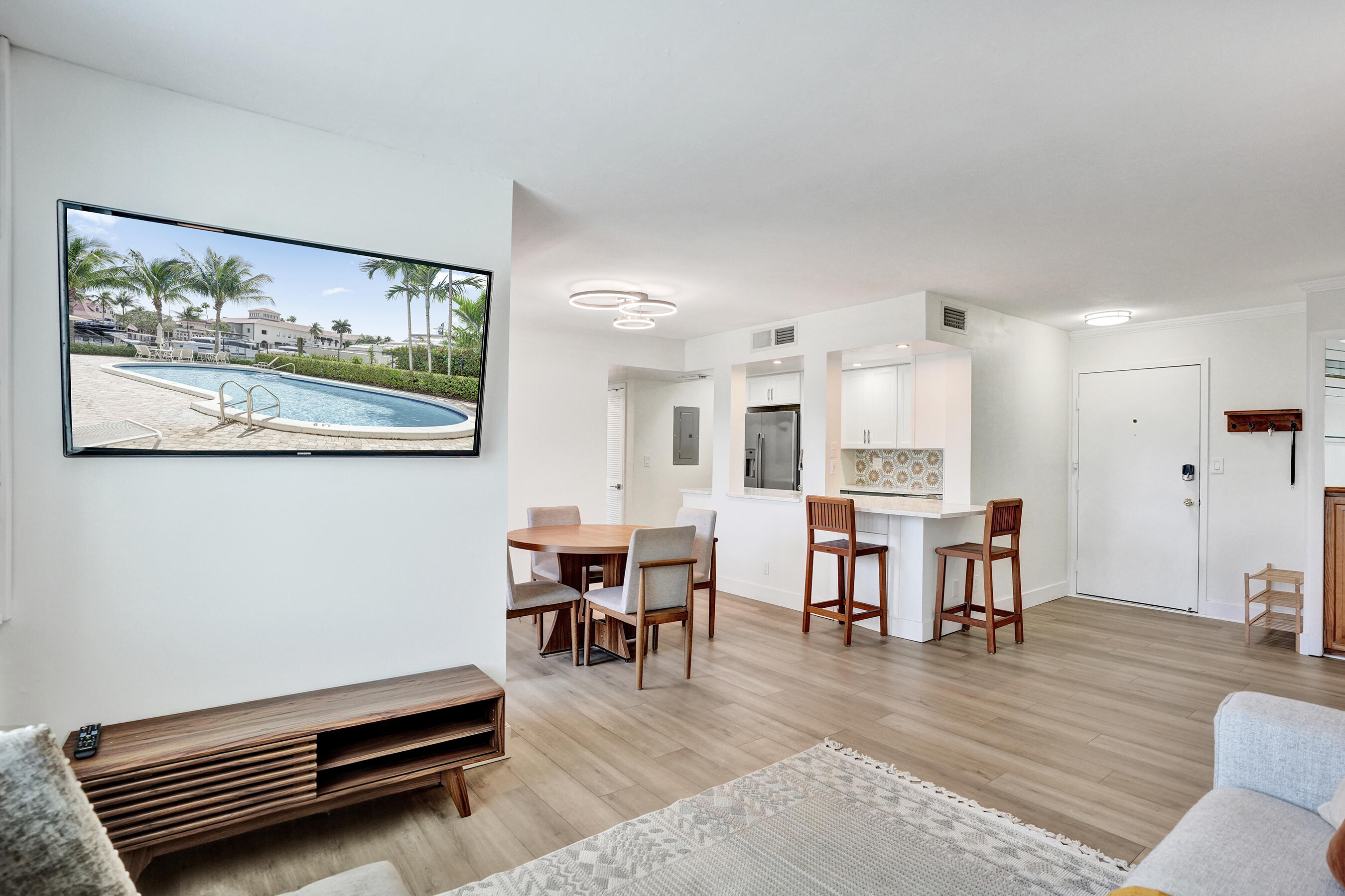 1600 SE 15th Street 400
