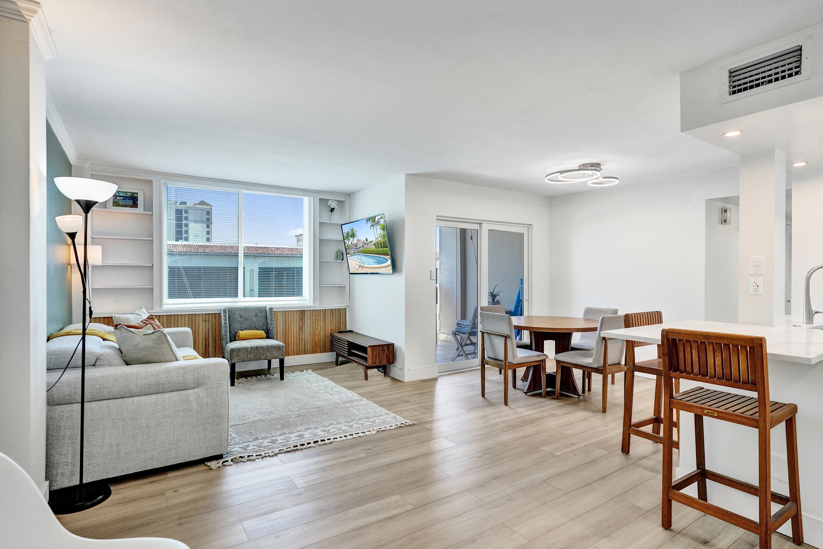 1600 SE 15th Street 400