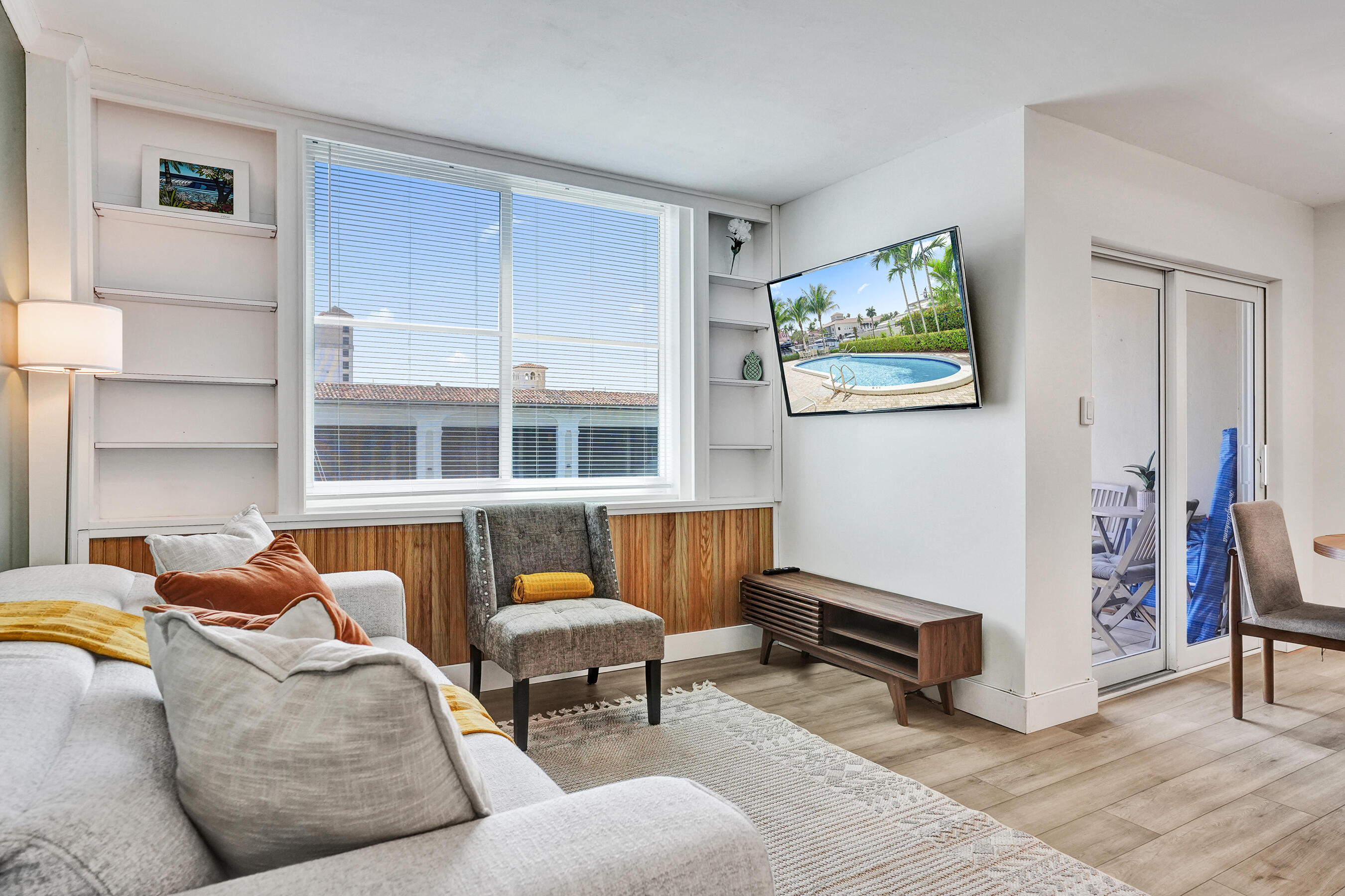 1600 SE 15th Street 400