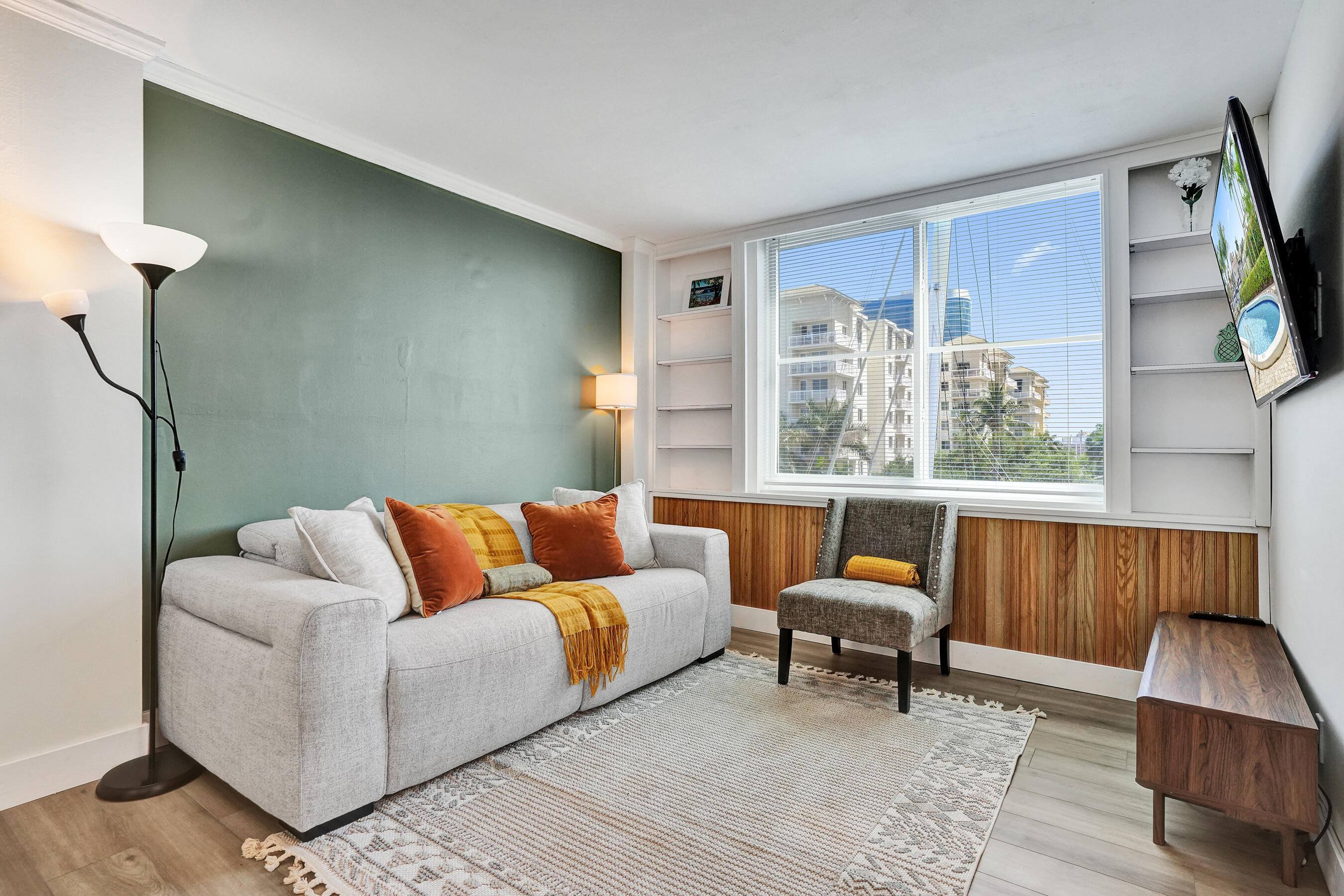 1600 SE 15th Street 400