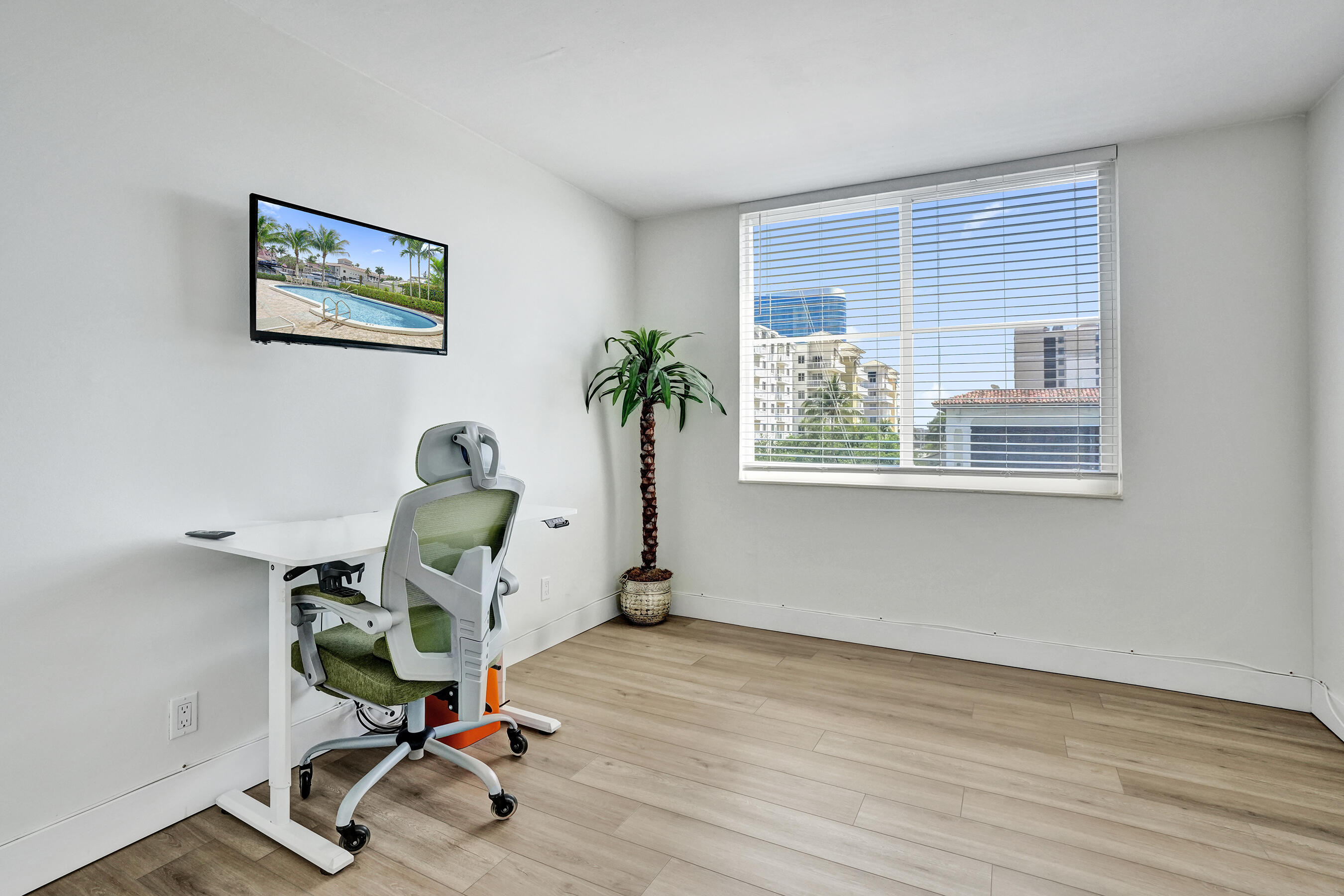 1600 SE 15th Street 400