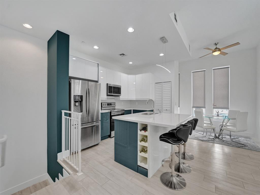 703 SE 16th Court