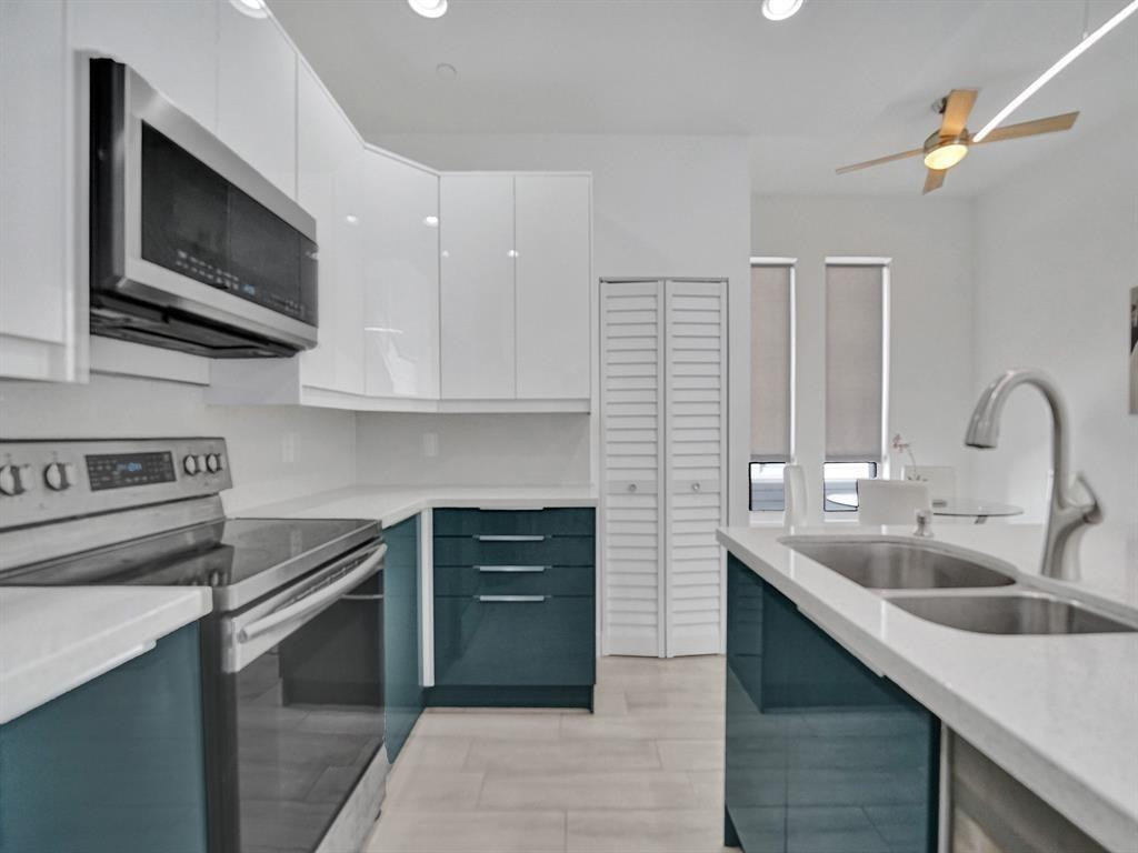 703 SE 16th Court