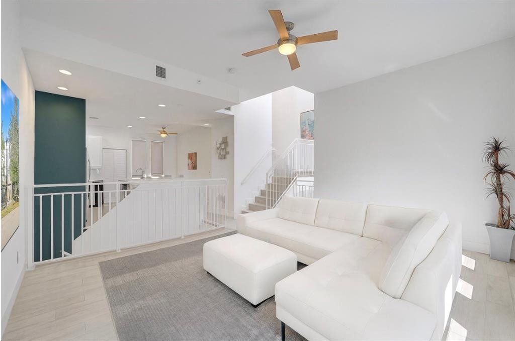 703 SE 16th Court