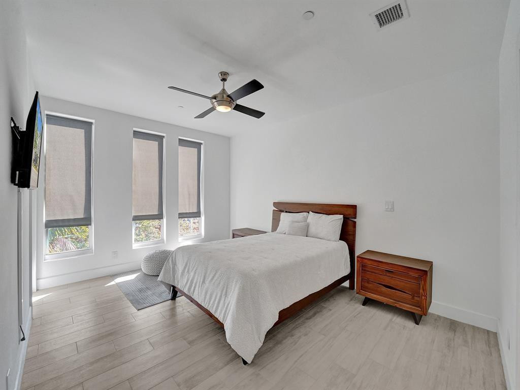 703 SE 16th Court