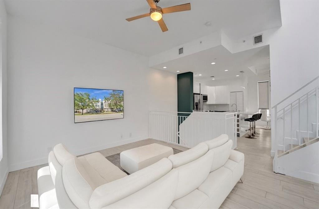 703 SE 16th Court