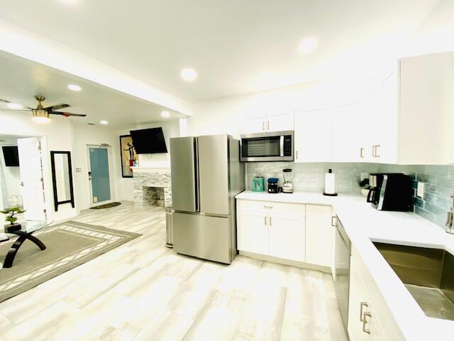701 NE 17 Way