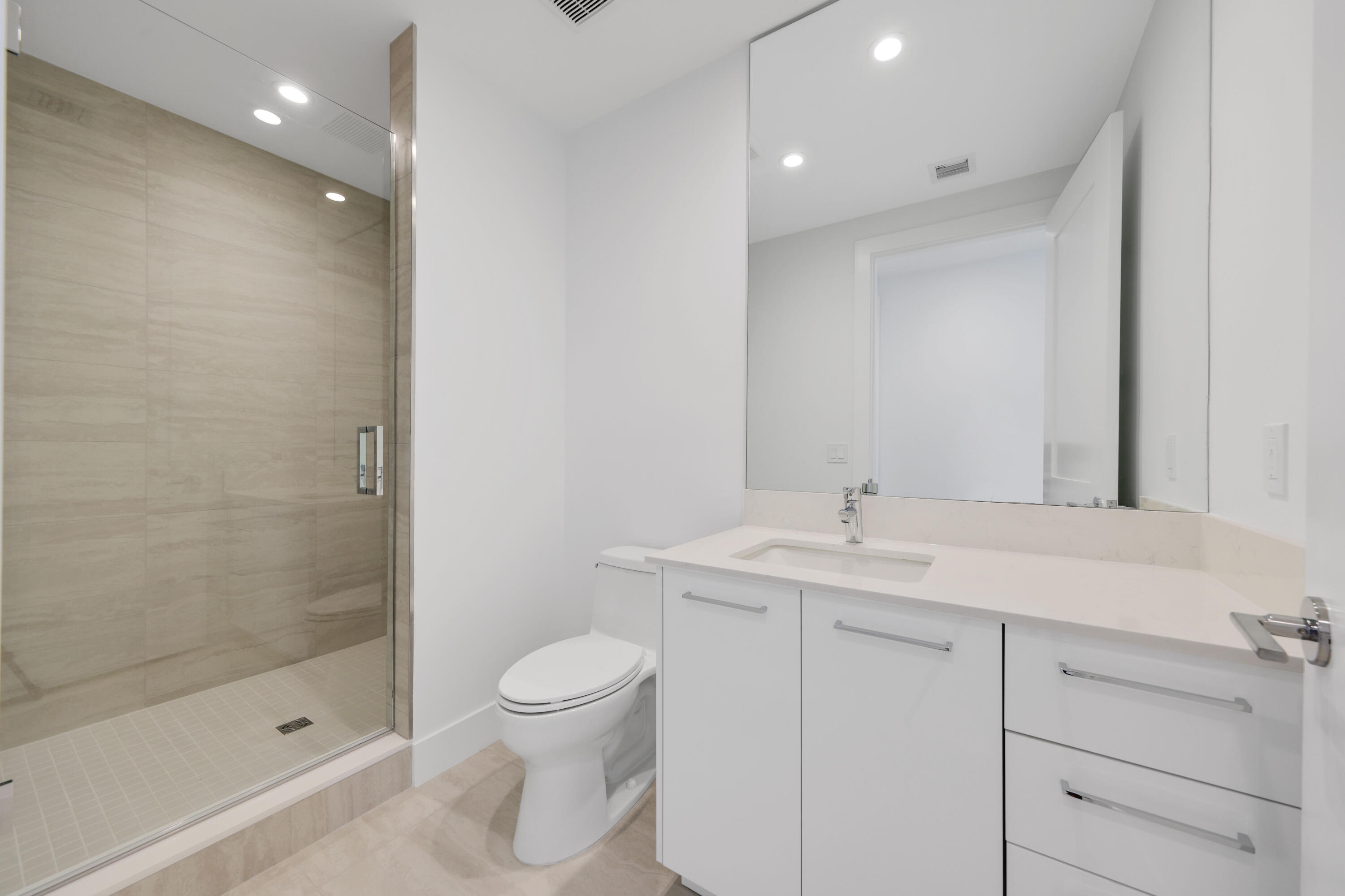 151 N Seabreeze Boulevard 903