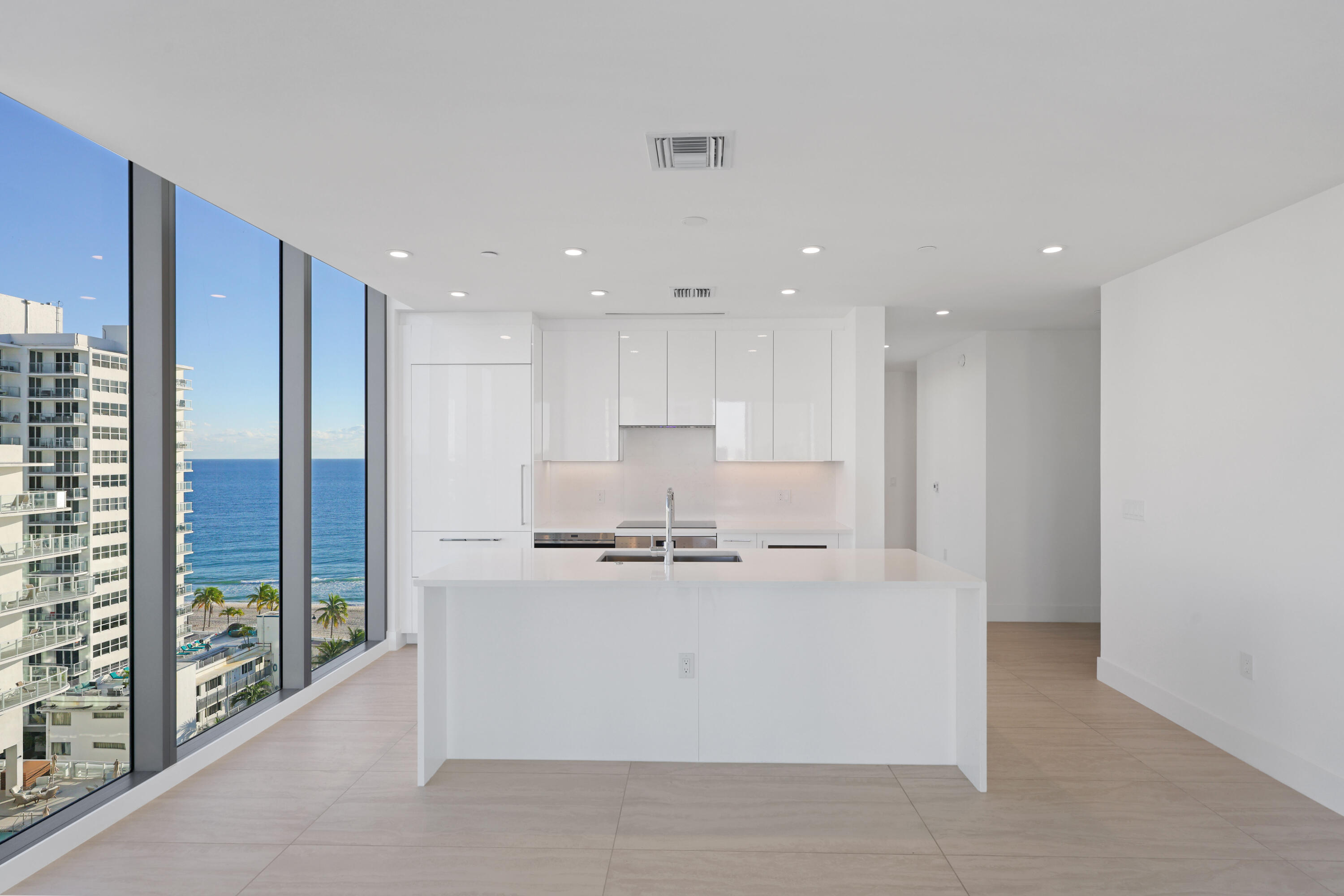 151 N Seabreeze Boulevard 903
