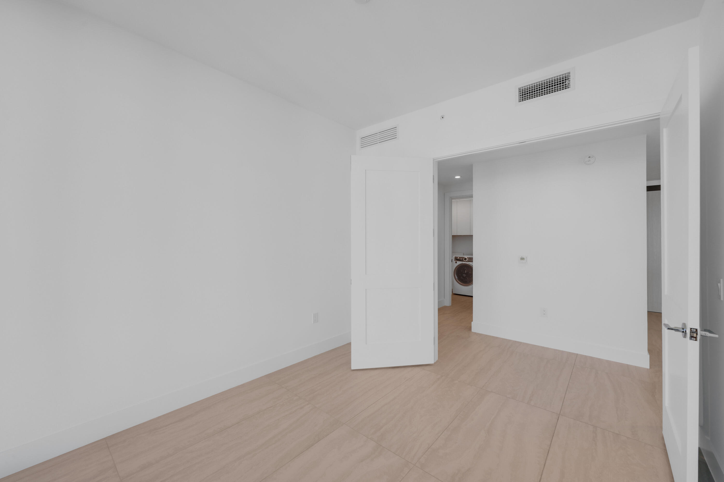 151 N Seabreeze Boulevard 903