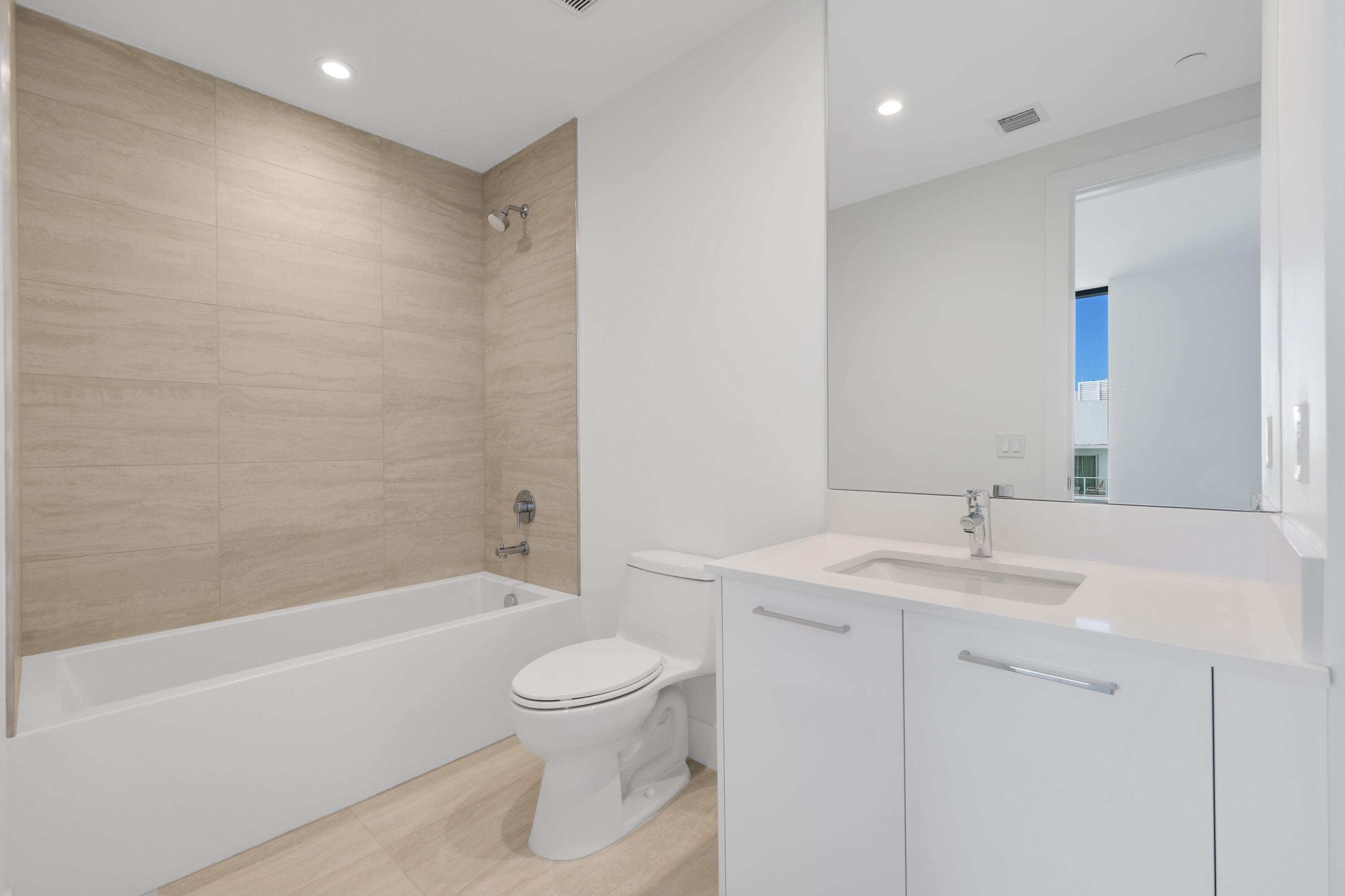 151 N Seabreeze Boulevard 903