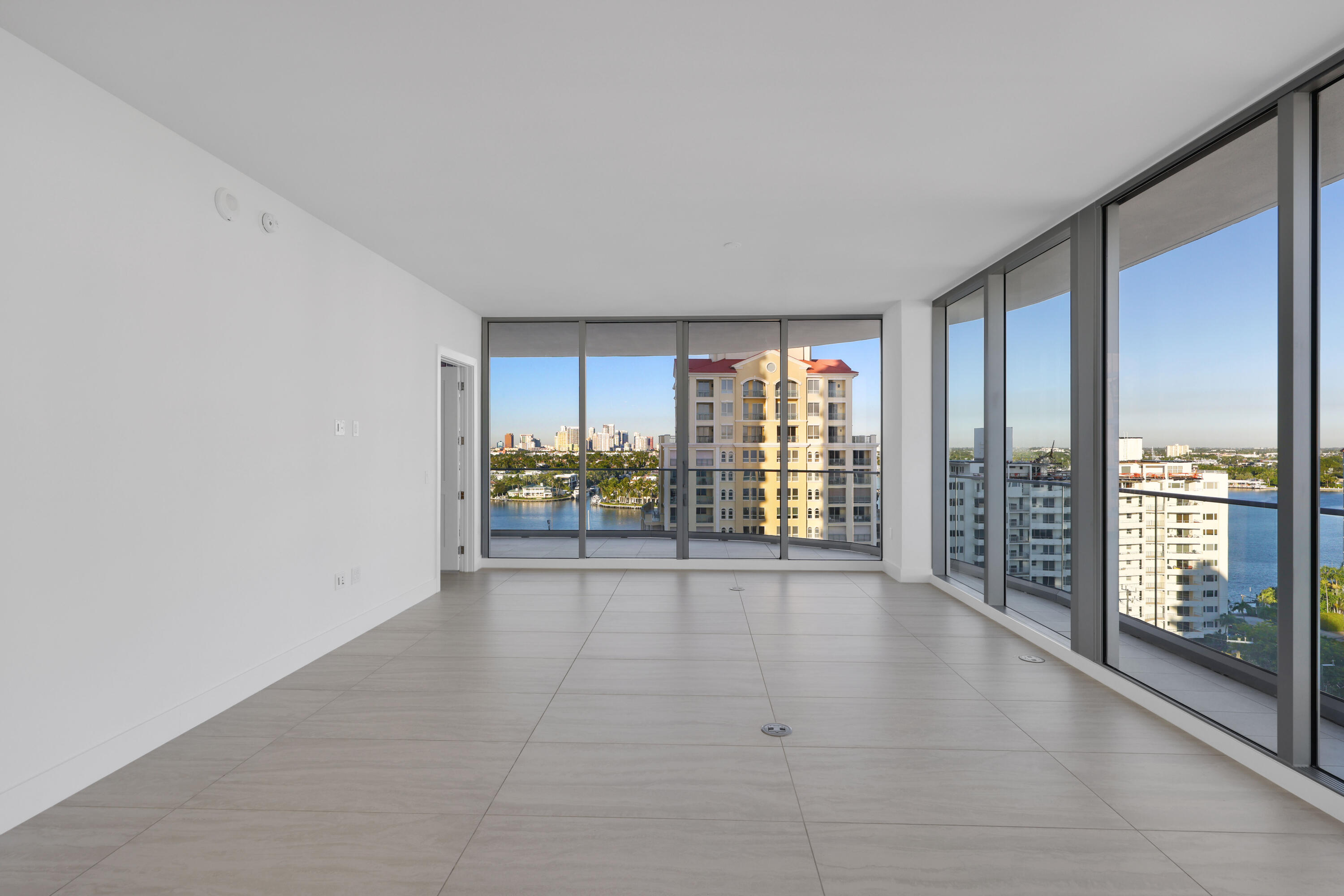 151 N Seabreeze Boulevard 903