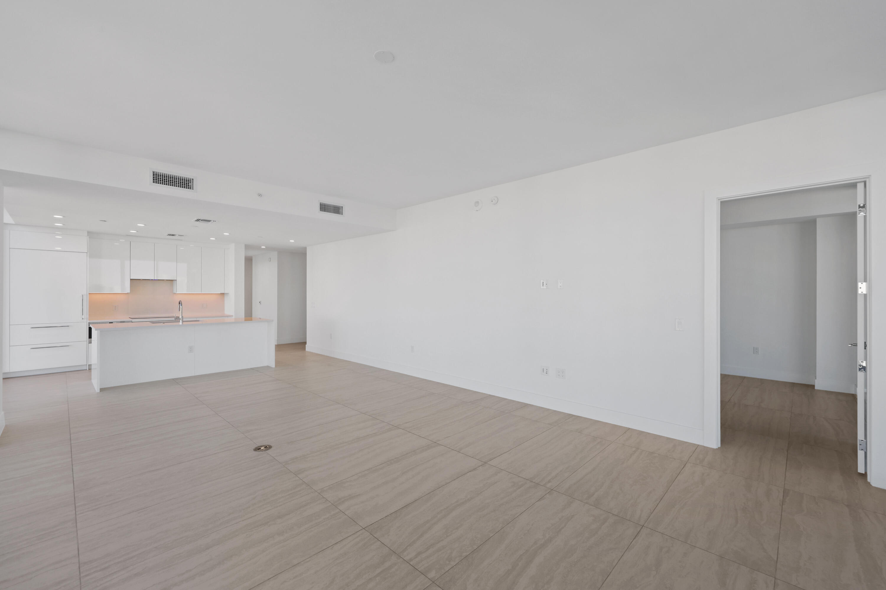 151 N Seabreeze Boulevard 903