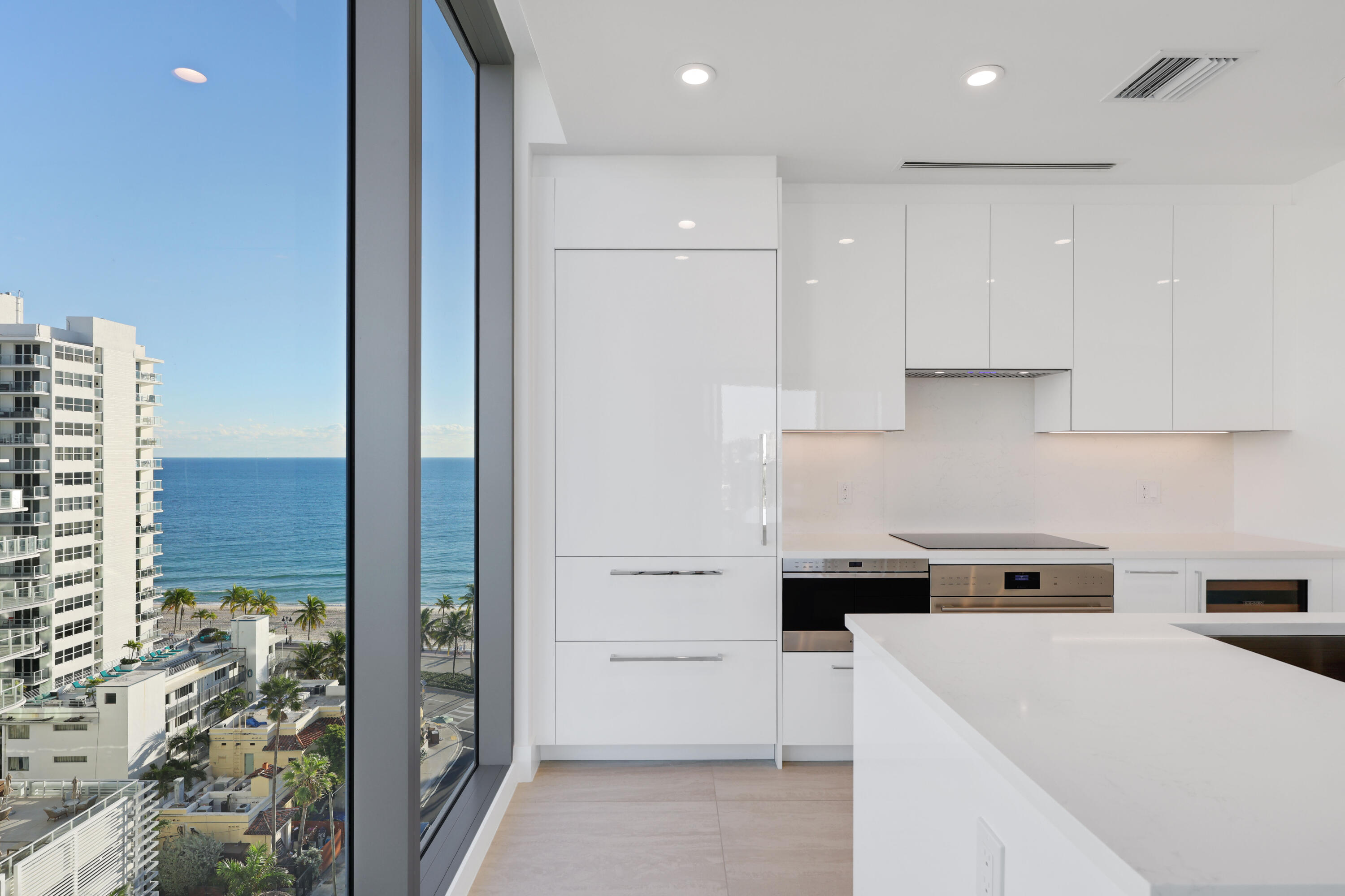 151 N Seabreeze Boulevard 903