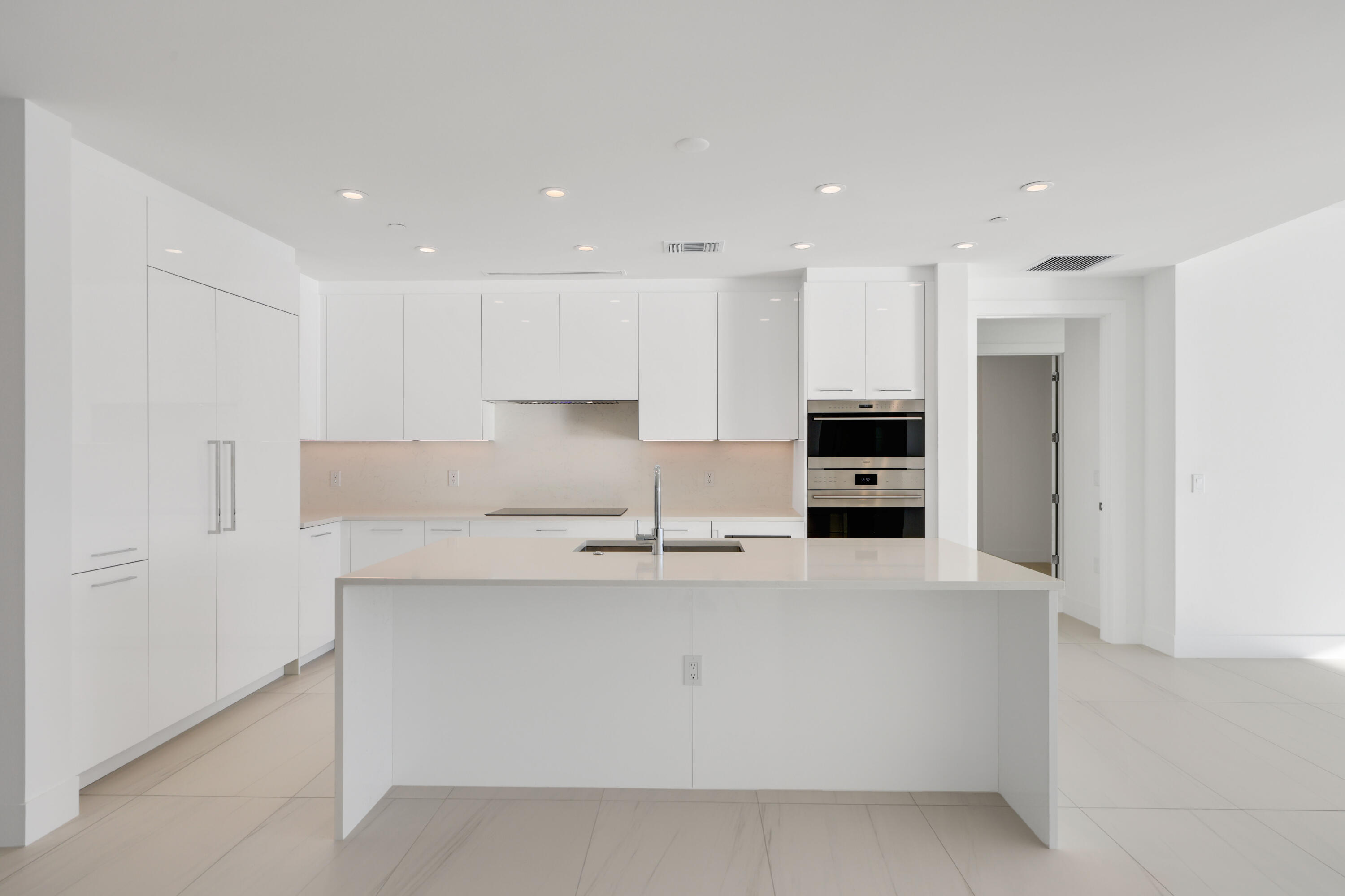 153 N Seabreeze Boulevard 1001