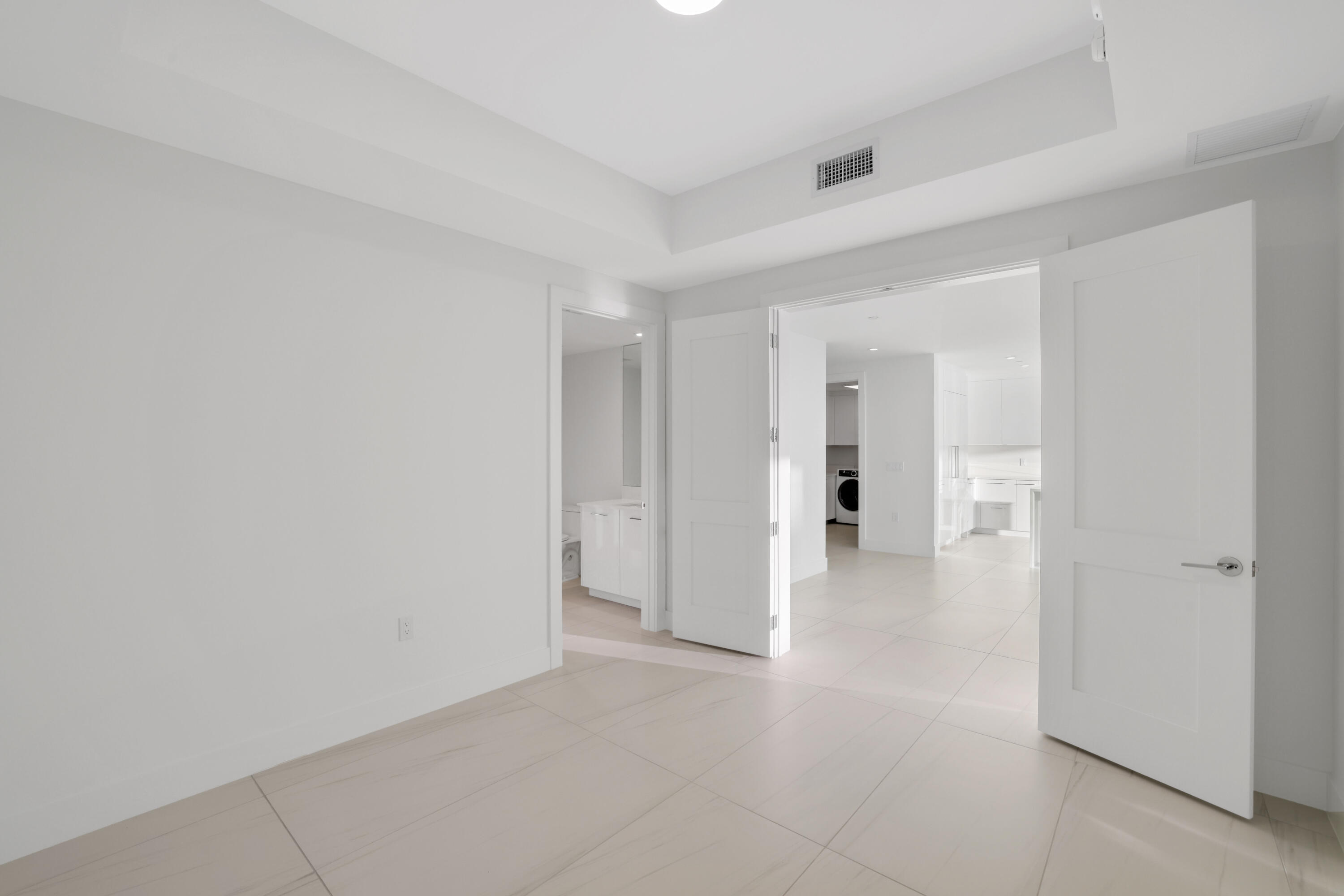 153 N Seabreeze Boulevard 1001