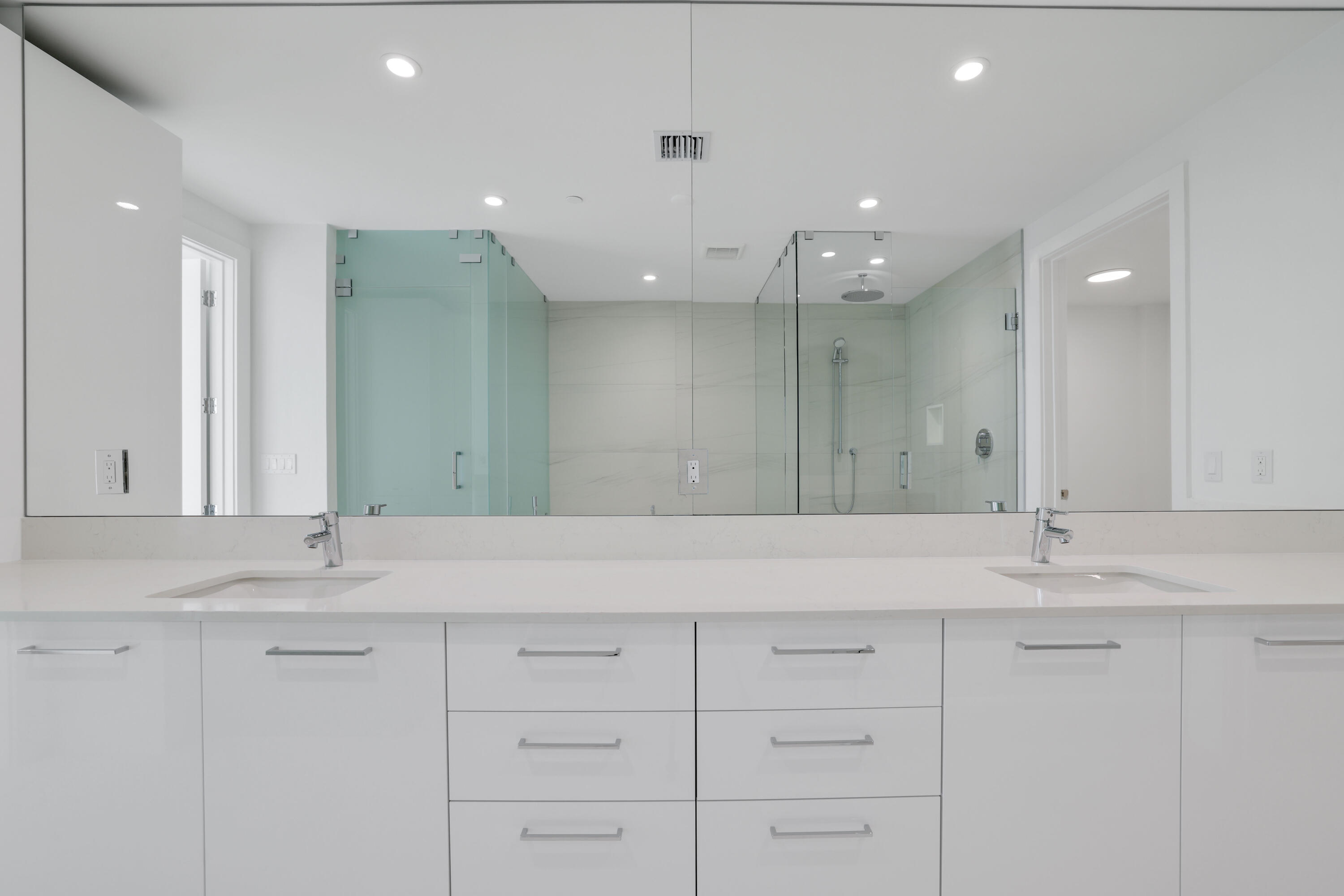153 N Seabreeze Boulevard 1001