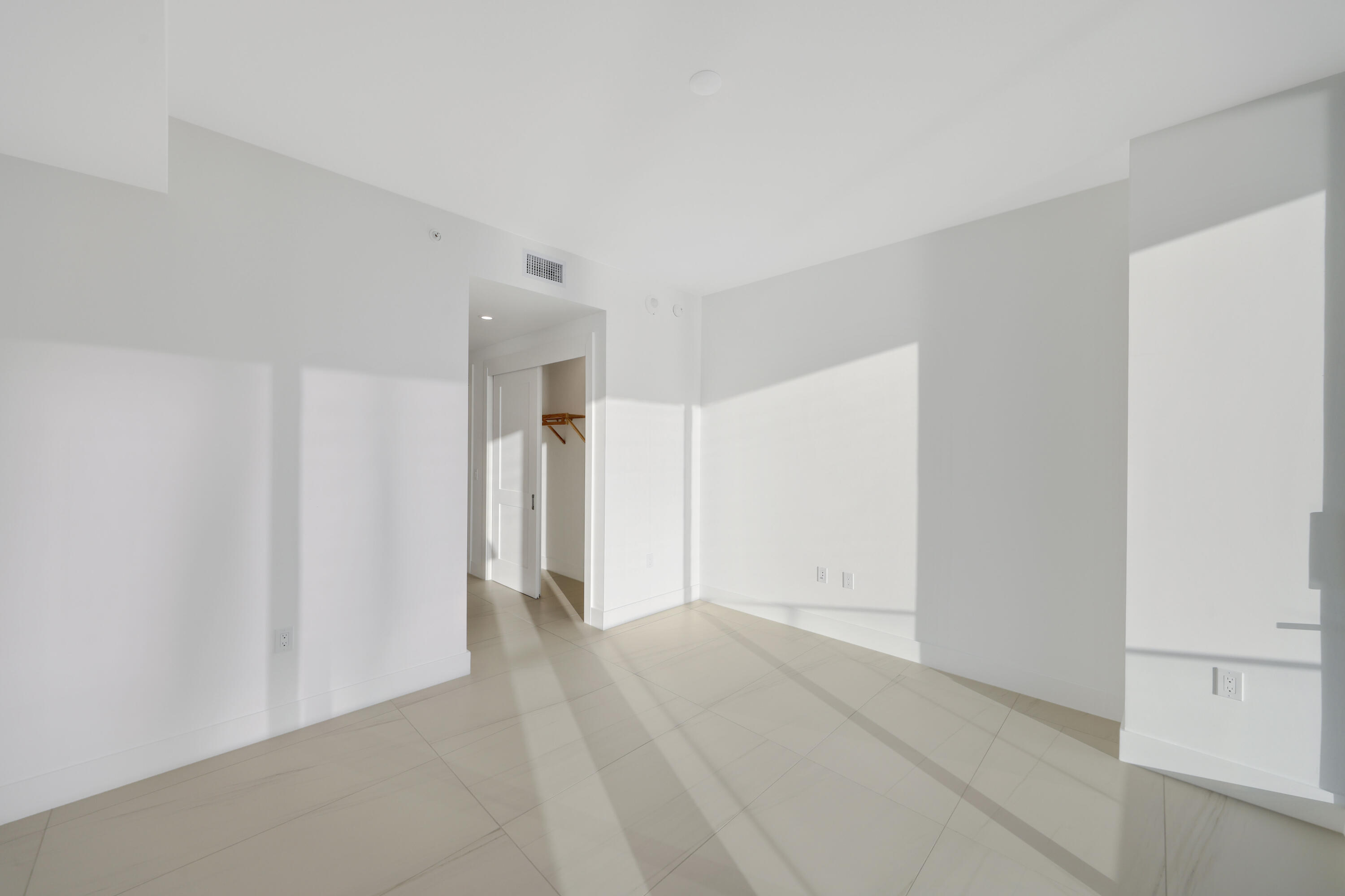 153 N Seabreeze Boulevard 1001