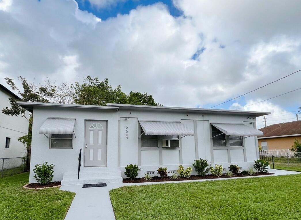 5607 Polk Street