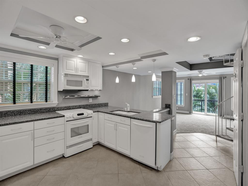 620 Tennis Club Drive 304