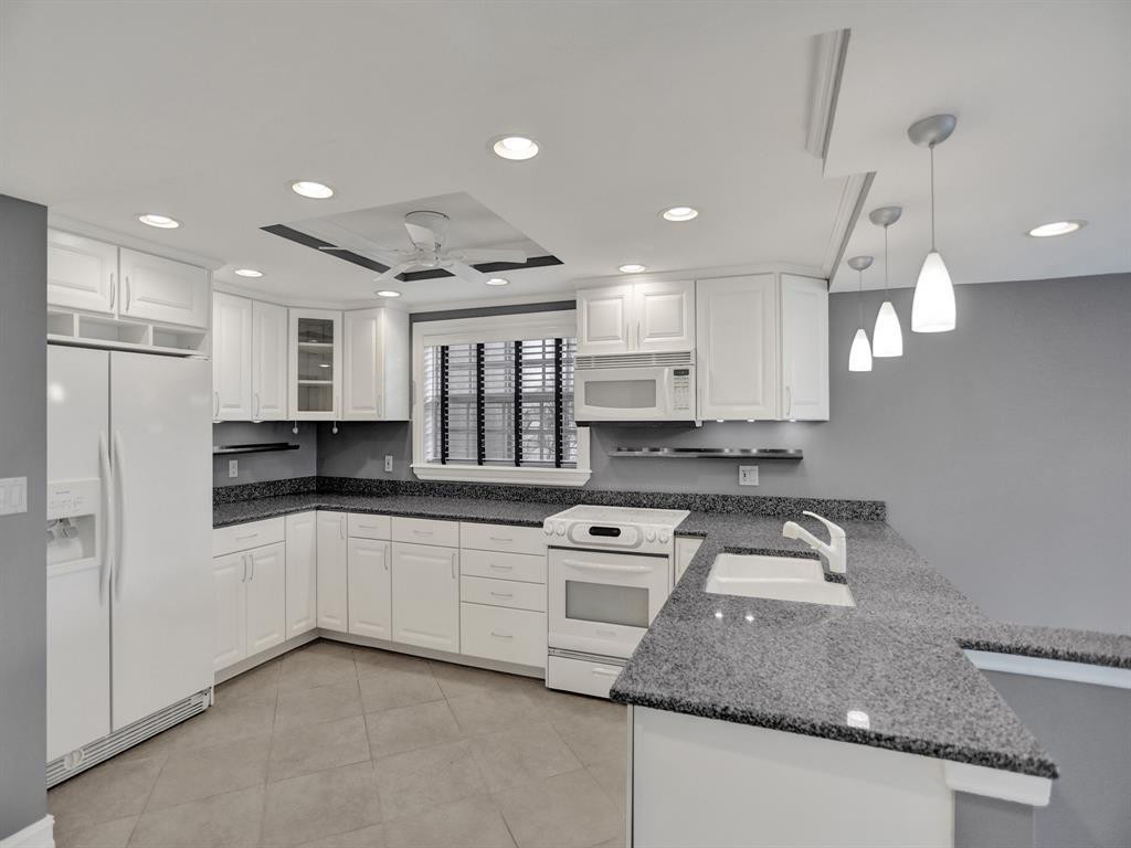 620 Tennis Club Drive 304