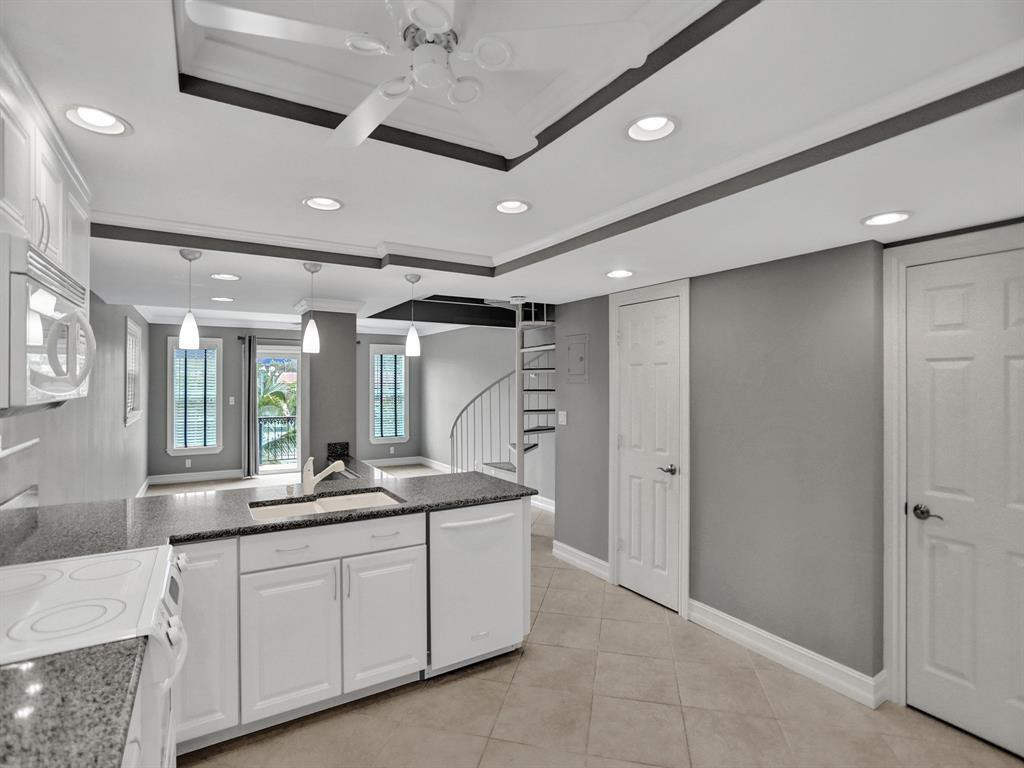 620 Tennis Club Drive 304