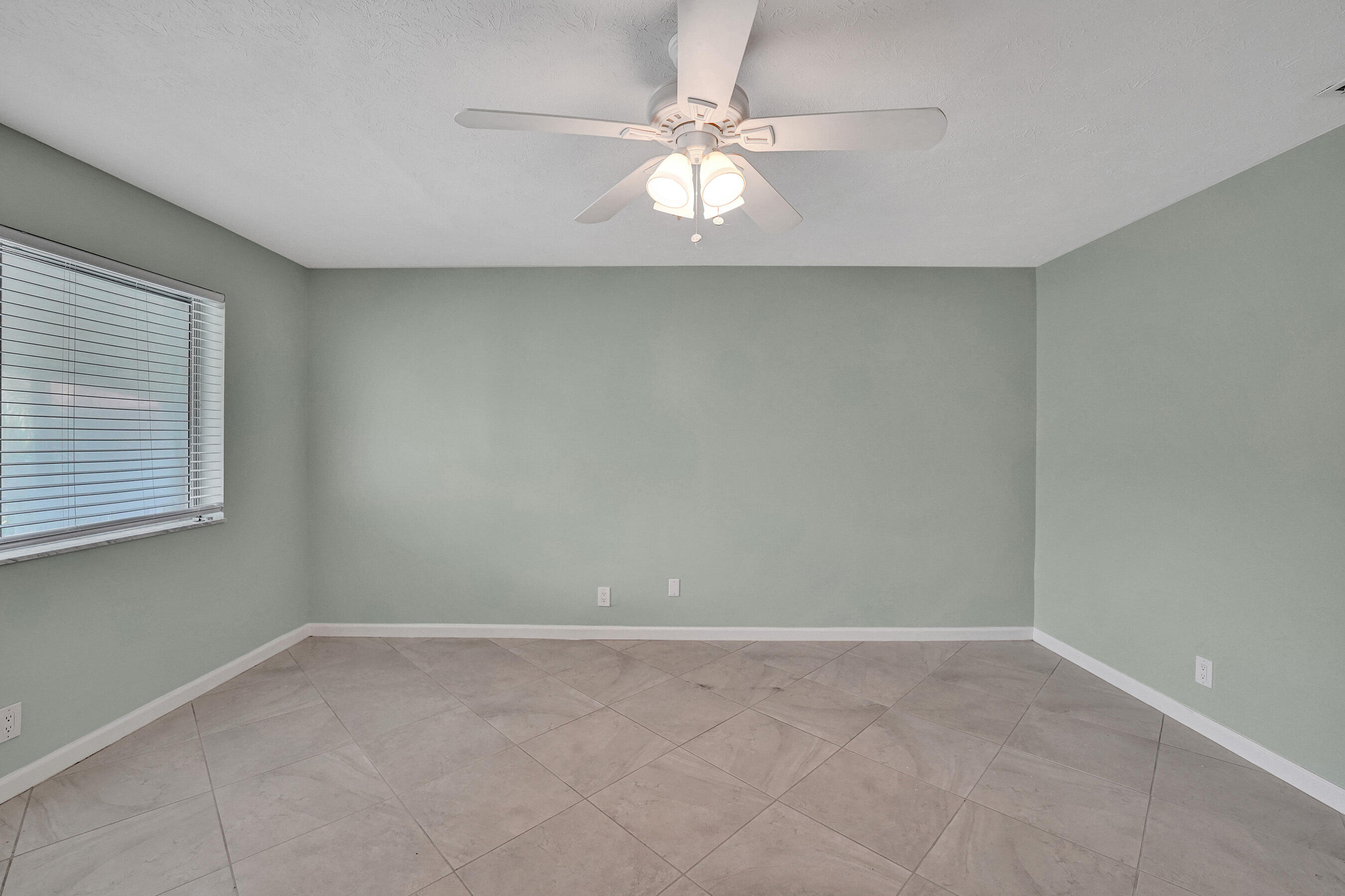 1250 Miami Road 11