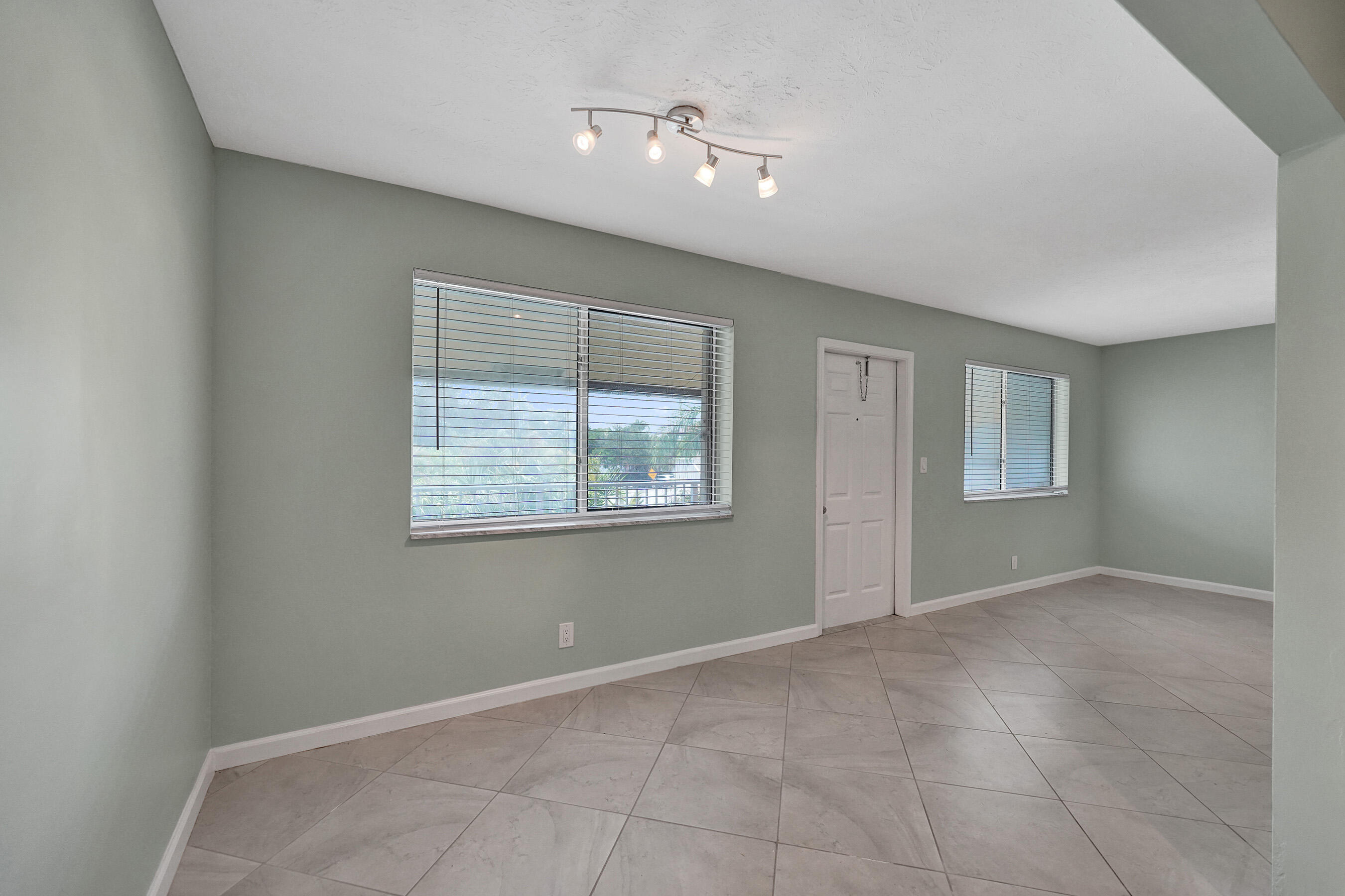 1250 Miami Road 11